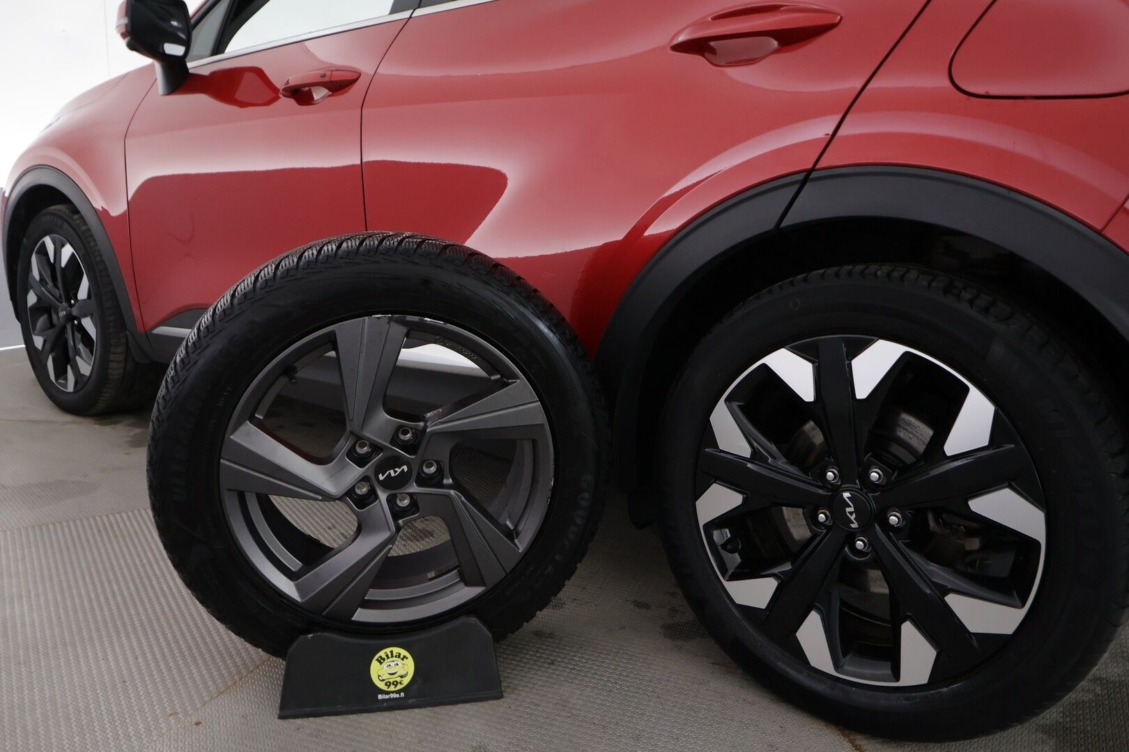 Kia Sportage 2022 1,6 T-GDI AWD Plug-in Hybrid Business Premium AT 265hv - | ACC | LED | 360 | Sähköpenkit | Navi | Katveavustin | Kaistavahti | Keyless | Apple&Android | Ratinlämmitys | Merkkihuollot | 2x Latauskaapelit |  Kahdet renkaat |