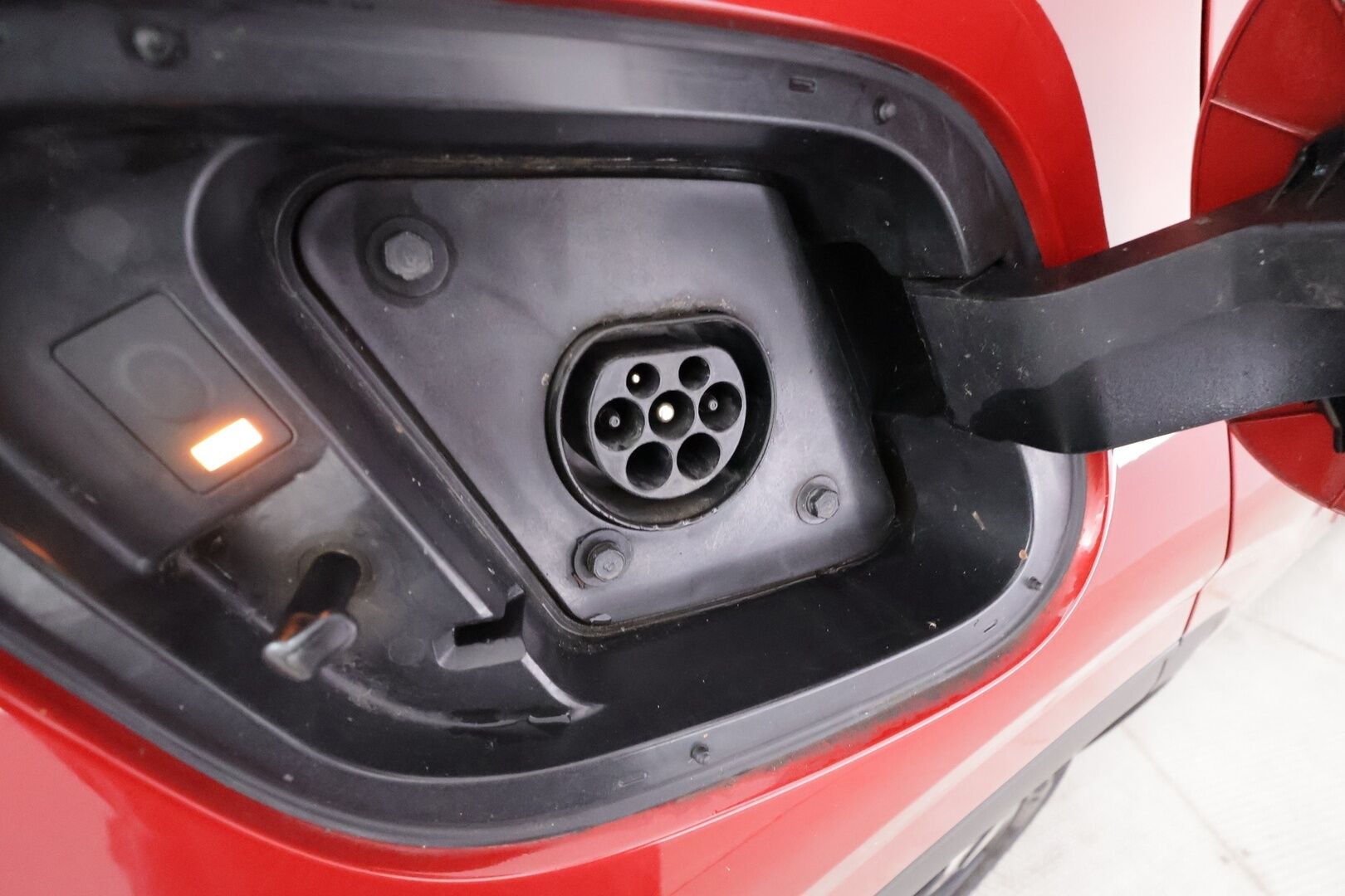 Kia Sportage 2022 1,6 T-GDI AWD Plug-in Hybrid Business Premium AT 265hv - | ACC | LED | 360 | Sähköpenkit | Navi | Katveavustin | Kaistavahti | Keyless | Apple&Android | Ratinlämmitys | Merkkihuollot | 2x Latauskaapelit |  Kahdet renkaat |