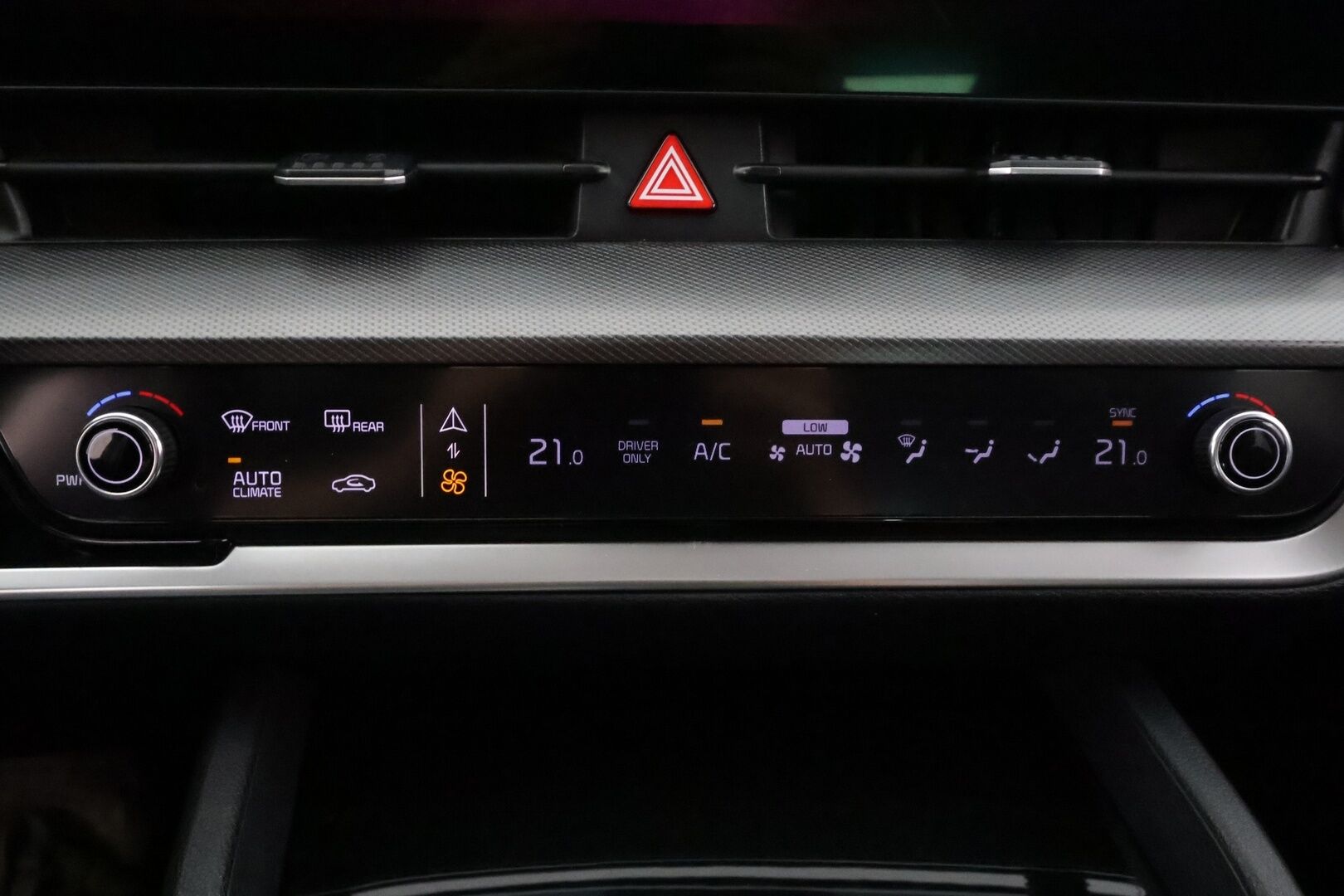 Kia Sportage 2022 1,6 T-GDI AWD Plug-in Hybrid Business Premium AT 265hv - | ACC | LED | 360 | Sähköpenkit | Navi | Katveavustin | Kaistavahti | Keyless | Apple&Android | Ratinlämmitys | Merkkihuollot | 2x Latauskaapelit |  Kahdet renkaat |
