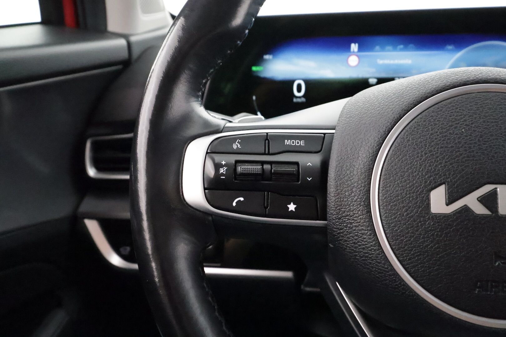 Kia Sportage 2022 1,6 T-GDI AWD Plug-in Hybrid Business Premium AT 265hv - | ACC | LED | 360 | Sähköpenkit | Navi | Katveavustin | Kaistavahti | Keyless | Apple&Android | Ratinlämmitys | Merkkihuollot | 2x Latauskaapelit |  Kahdet renkaat |