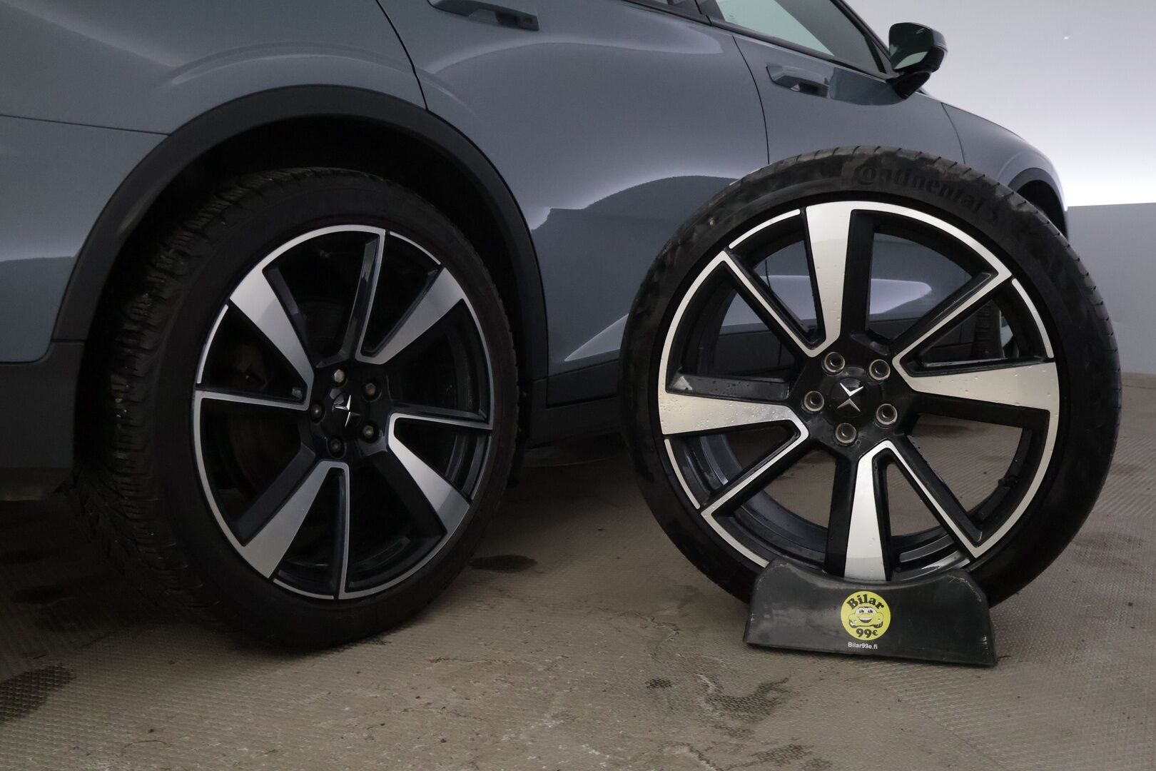 Polestar 2 2022 Standard Range Single Motor, 170kW, 64kWh* Pilot&Plus / ILP / 360-kamera / Lasikatto * - Kahdet renkaat alumiinivanteilla / Hyvin pidetty yksilö, loistavalla varustepaketilla *