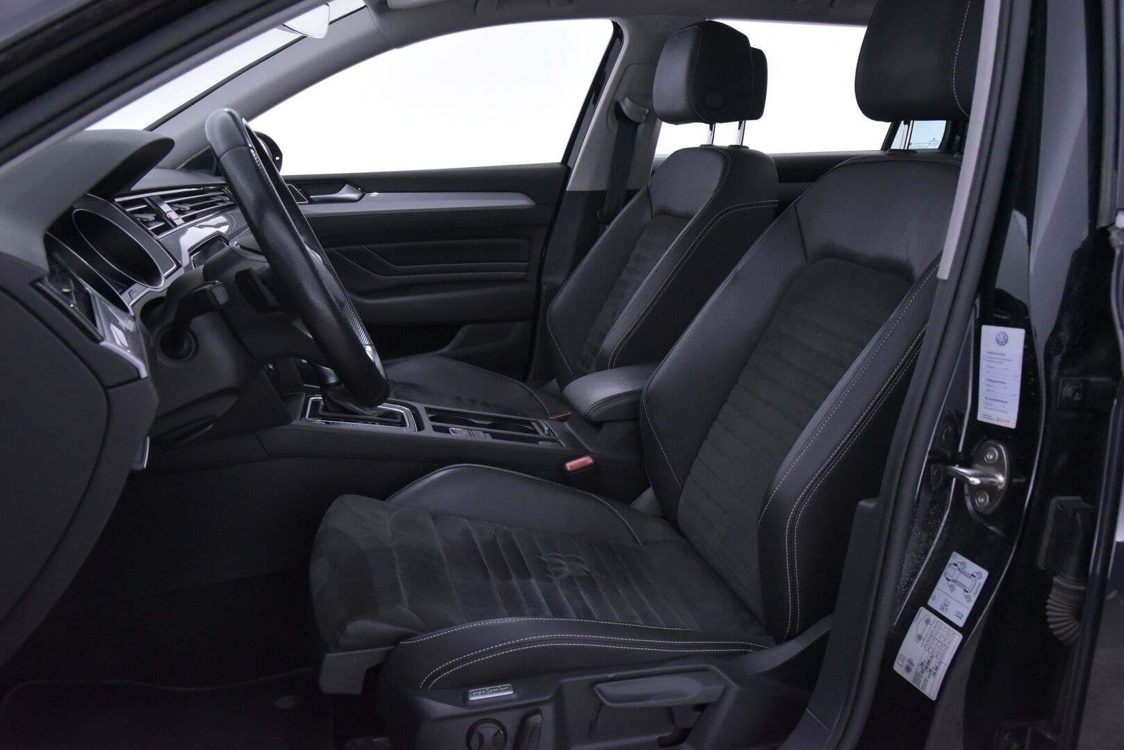 VOLKSWAGEN PASSAT 2021 1.4 TSI GTE Executive* - | Webasto | ACC | P.Kamera | Koukku | Navi | ErgoComfort |