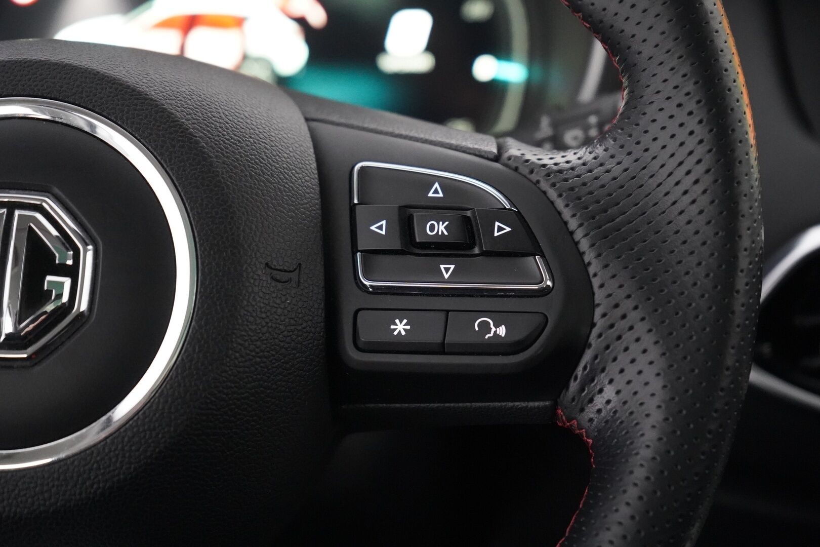 MG EHS 2022 Plug-in Hybrid Luxury *Panorama / Adapt.Vakkari / Nahat / 360-Kamera*