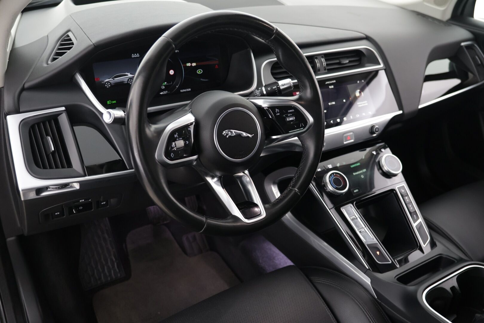 Jaguar I-PACE 2018 First Edition ** Myydään huutokaupat.com - | Meridian | Nahkaverhoilu | Lasikatto |