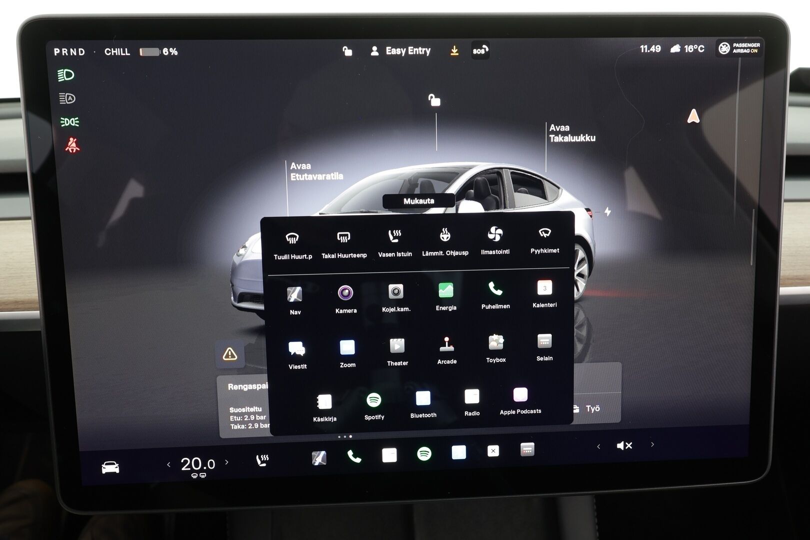 Tesla Model Y 2024 RWD * Koukku / ILP / ACC / Lasikatto / Matrix-LED / P.Kamera / Muistipenkki / Premium Audio / Navi / Kaistavahti * - 1-om Suomi-auto / 2x Latauskaapelit