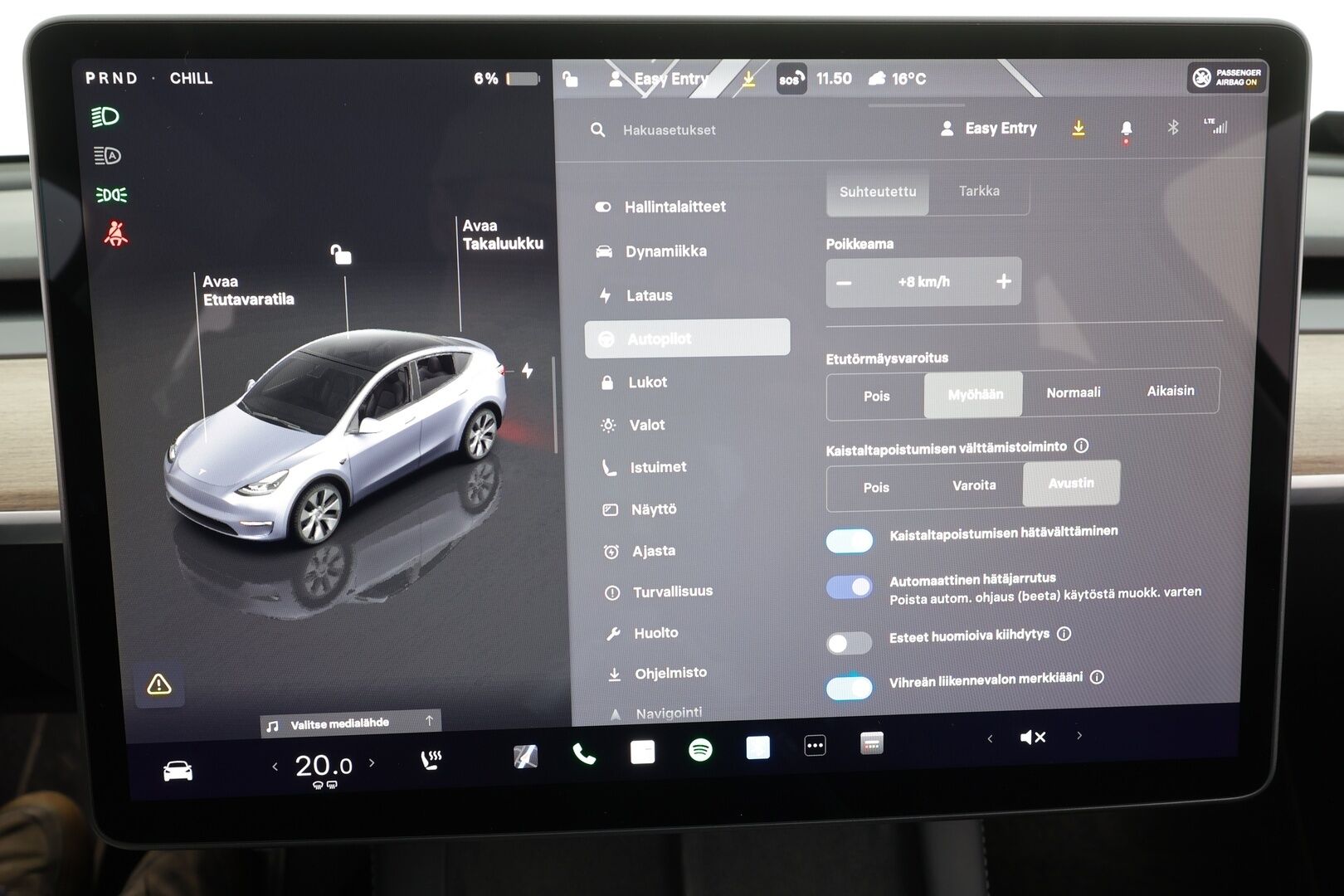 Tesla Model Y 2024 RWD * Koukku / ILP / ACC / Lasikatto / Matrix-LED / P.Kamera / Muistipenkki / Premium Audio / Navi / Kaistavahti * - 1-om Suomi-auto / 2x Latauskaapelit