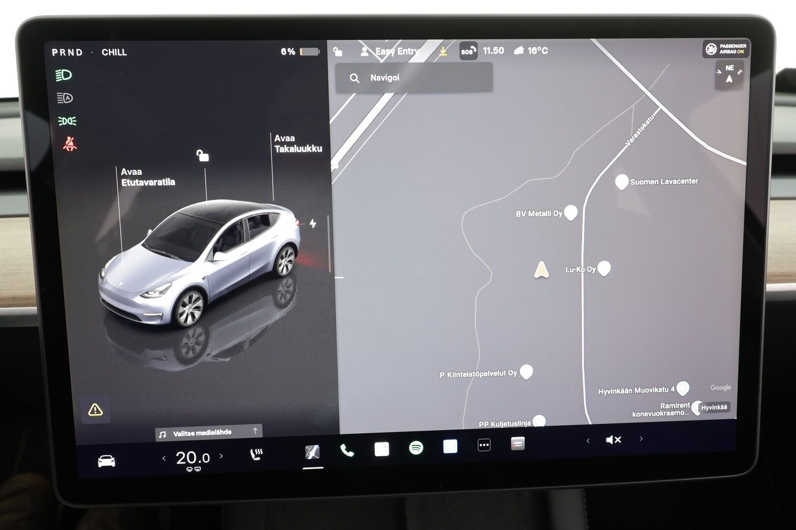Tesla Model Y 2024 RWD * Koukku / ILP / ACC / Lasikatto / Matrix-LED / P.Kamera / Muistipenkki / Premium Audio / Navi / Kaistavahti * - 1-om Suomi-auto / 2x Latauskaapelit