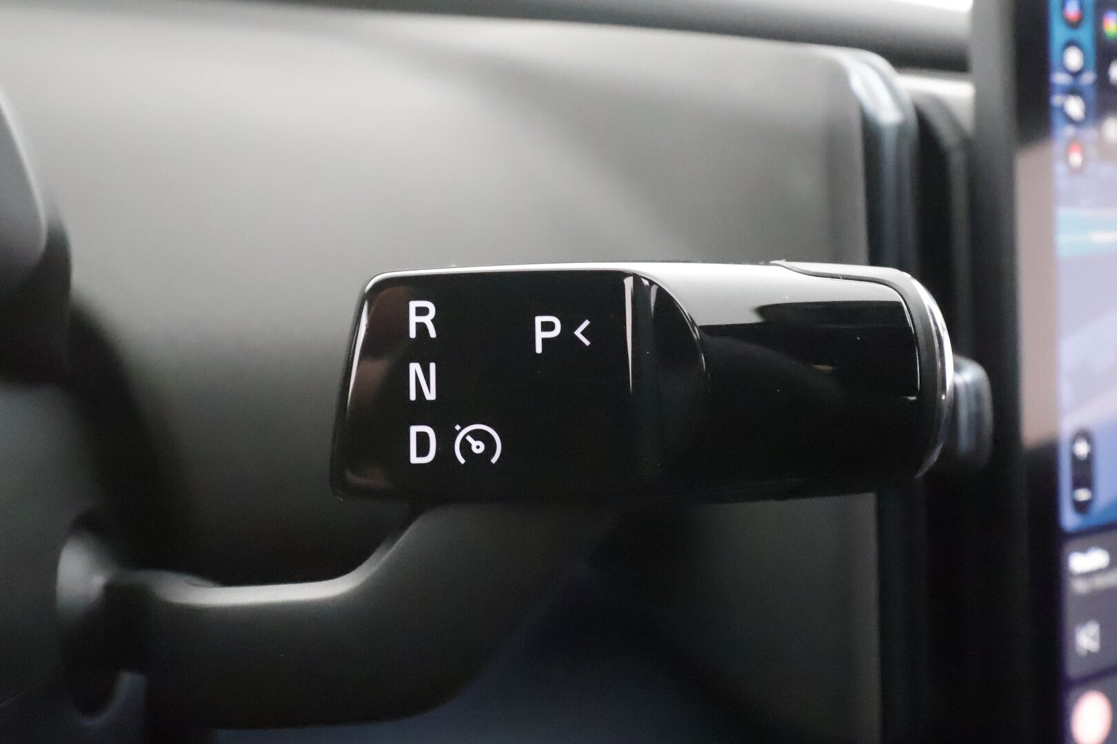 Volvo EX30 2025 Twin Performance Plus - | ACC | ILP | Harman/Kardon | Muistipenkki | Sähköpenkit | Pilot Assist | BLIS | P.kamera | Keyless | LED | 2x renkaat aluin | 1-om suomiauto | 
