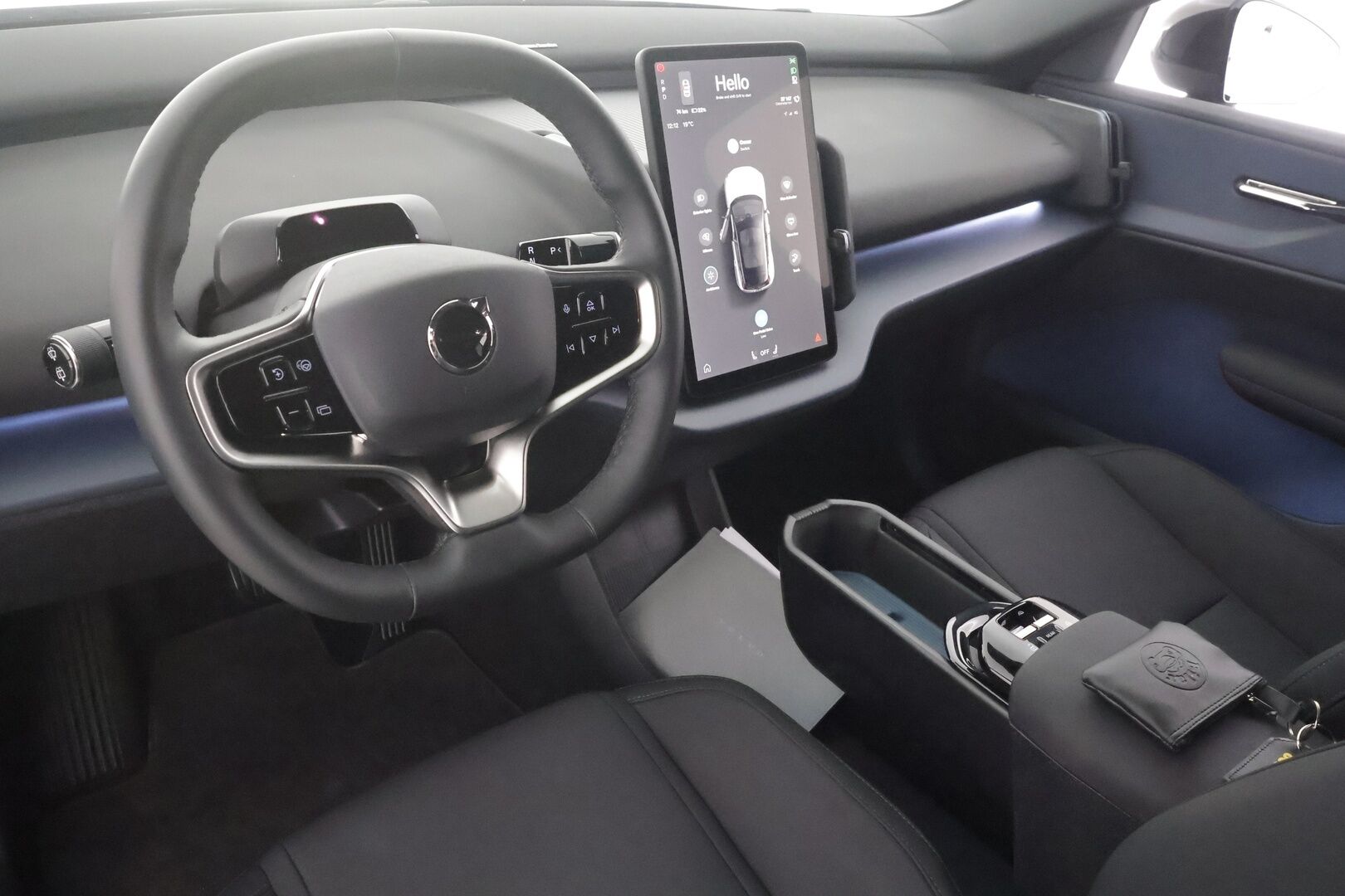 Volvo EX30 2025 Twin Performance Plus - | ACC | ILP | Harman/Kardon | Muistipenkki | Sähköpenkit | Pilot Assist | BLIS | P.kamera | Keyless | LED | 2x renkaat aluin | 1-om suomiauto | 