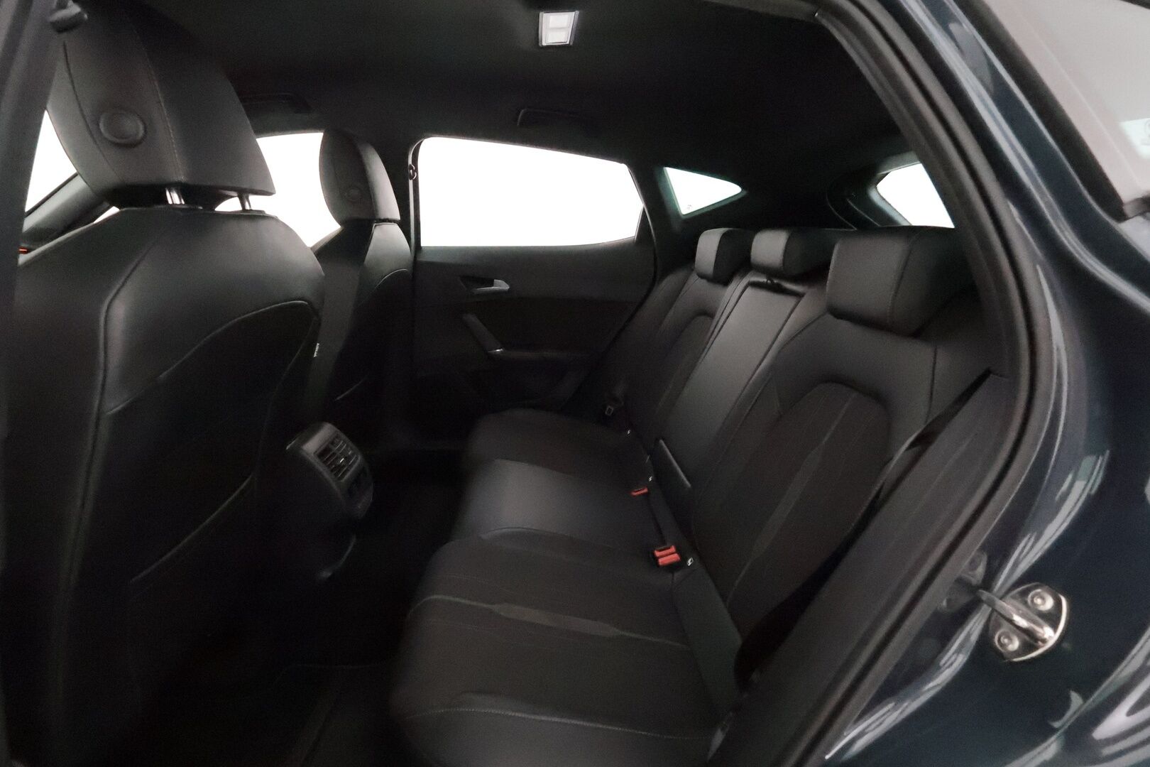 Cupra Formentor 2021 VZ 1.4 PHEV 180 kW e-HYBRID DSG **Adapt.vakkari / P.kamera / Koukku / Digimittaristo / Sporttipenkit / KeylessGo** - Akku kuntotarkastettu / Kahdet renkaat aluvanteilla 
