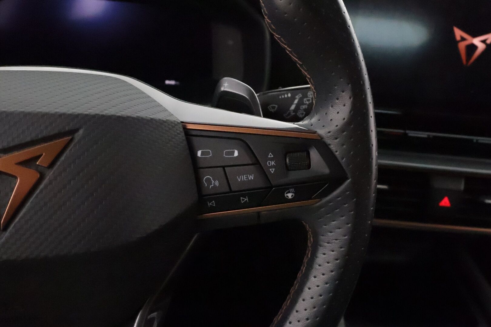 Cupra Formentor 2021 VZ 1.4 PHEV 180 kW e-HYBRID DSG **Adapt.vakkari / P.kamera / Koukku / Digimittaristo / Sporttipenkit / KeylessGo** - Akku kuntotarkastettu / Kahdet renkaat aluvanteilla 