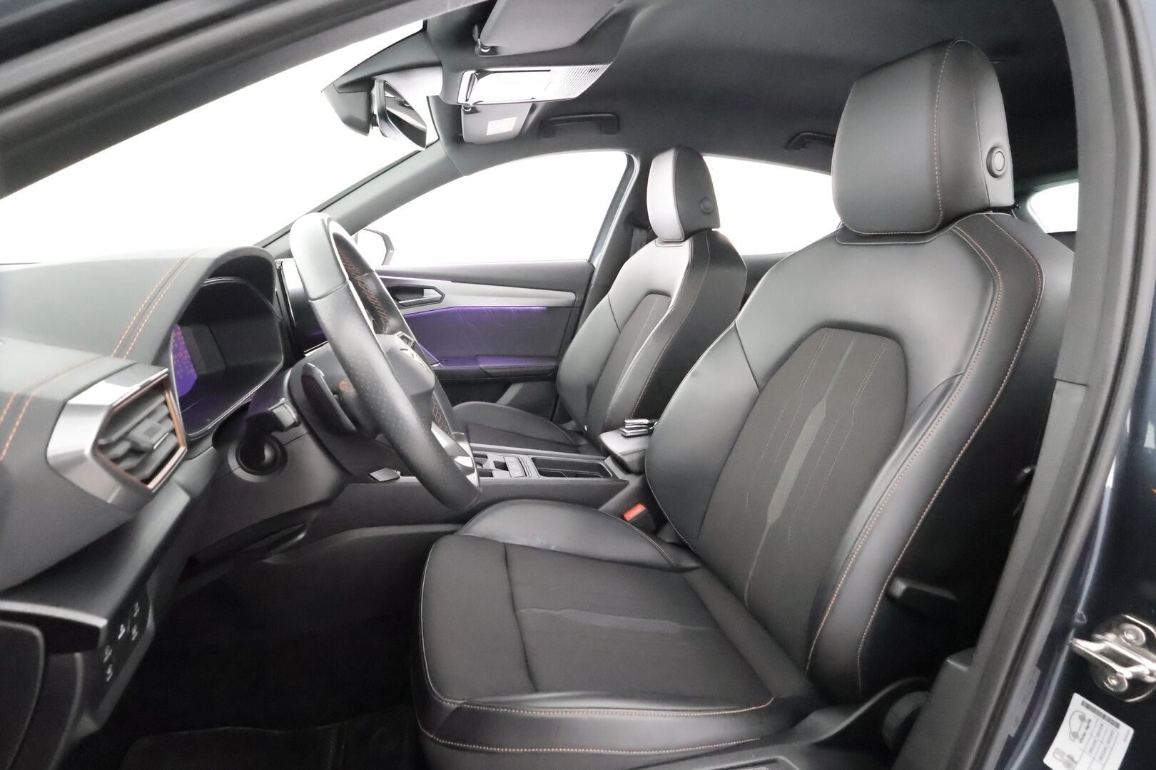 Cupra Formentor 2021 VZ 1.4 PHEV 180 kW e-HYBRID DSG * Koukku / ACC / LED / P.kamera / Digimittaristo / Keyless * - Akku kuntotarkastettu / Kahdet renkaat aluvanteilla / Merkkihuollot / 2x Latauskaapelit 