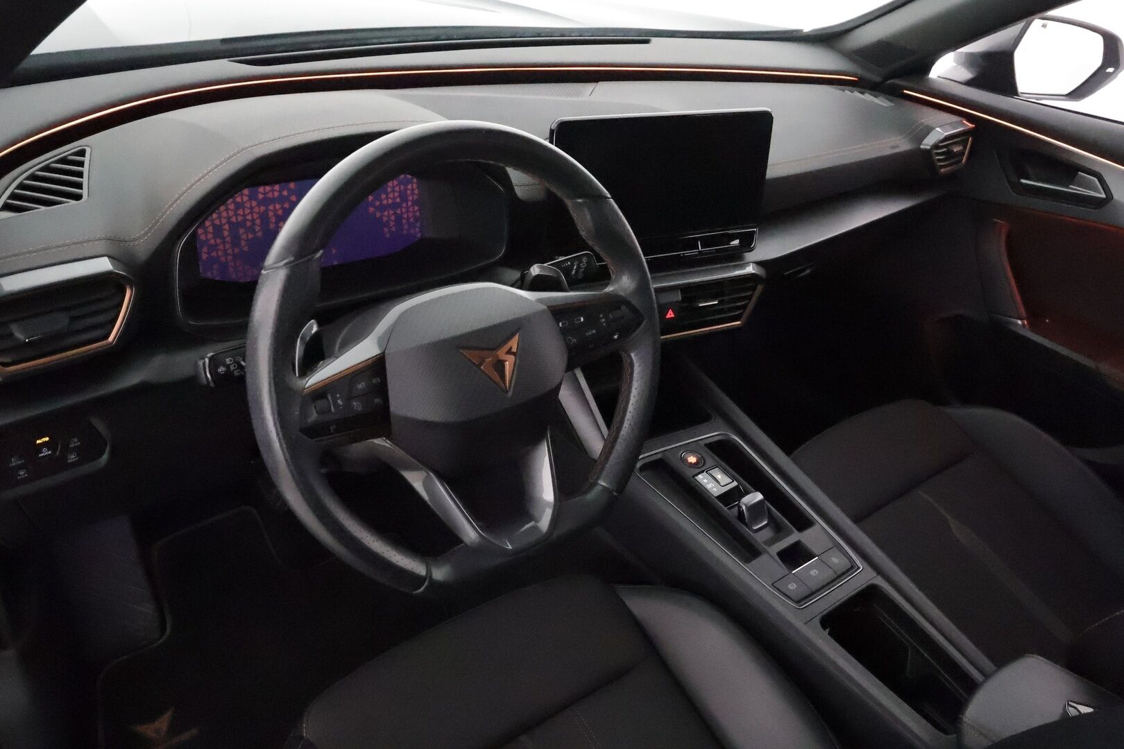 Cupra Formentor 2021 VZ 1.4 PHEV 180 kW e-HYBRID DSG **Adapt.vakkari / P.kamera / Koukku / Digimittaristo / Sporttipenkit / KeylessGo** - Akku kuntotarkastettu / Kahdet renkaat aluvanteilla 