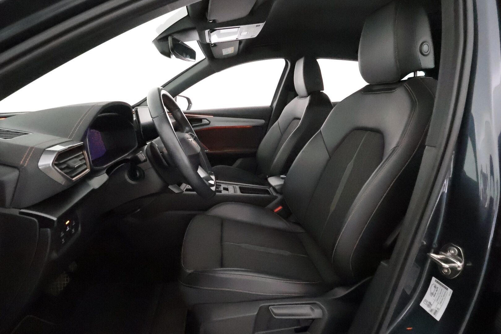 Cupra Formentor 2021 VZ 1.4 PHEV 180 kW e-HYBRID DSG **Adapt.vakkari / P.kamera / Koukku / Digimittaristo / Sporttipenkit / KeylessGo** - Akku kuntotarkastettu / Kahdet renkaat aluvanteilla 