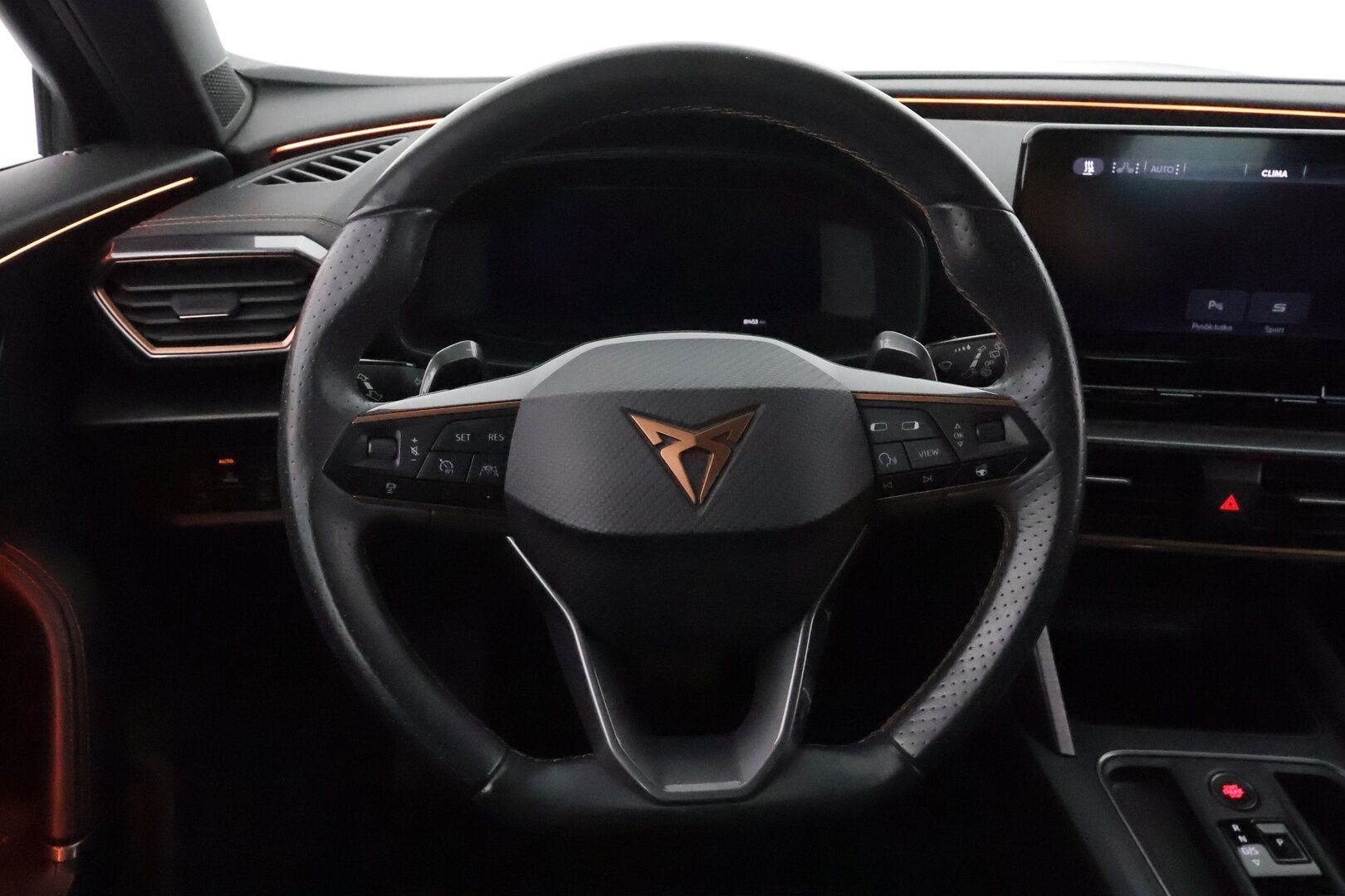 Cupra Formentor 2021 VZ 1.4 PHEV 180 kW e-HYBRID DSG **Adapt.vakkari / P.kamera / Koukku / Digimittaristo / Sporttipenkit / KeylessGo** - Akku kuntotarkastettu / Kahdet renkaat aluvanteilla 