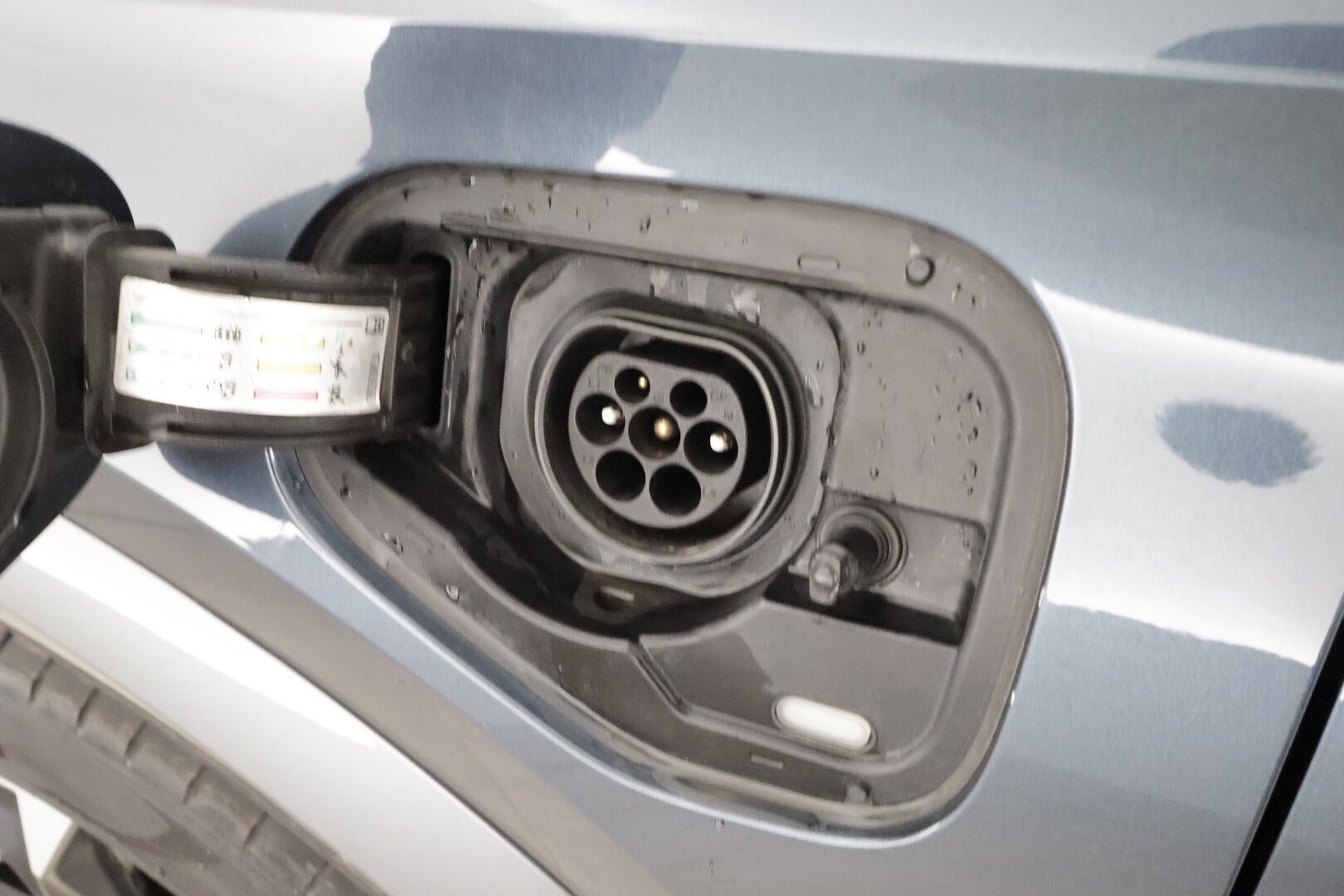 Cupra Formentor 2021 VZ 1.4 PHEV 180 kW e-HYBRID DSG * Koukku / ACC / LED / P.kamera / Digimittaristo / Keyless * - Akku kuntotarkastettu / Kahdet renkaat aluvanteilla / Merkkihuollot / 2x Latauskaapelit 