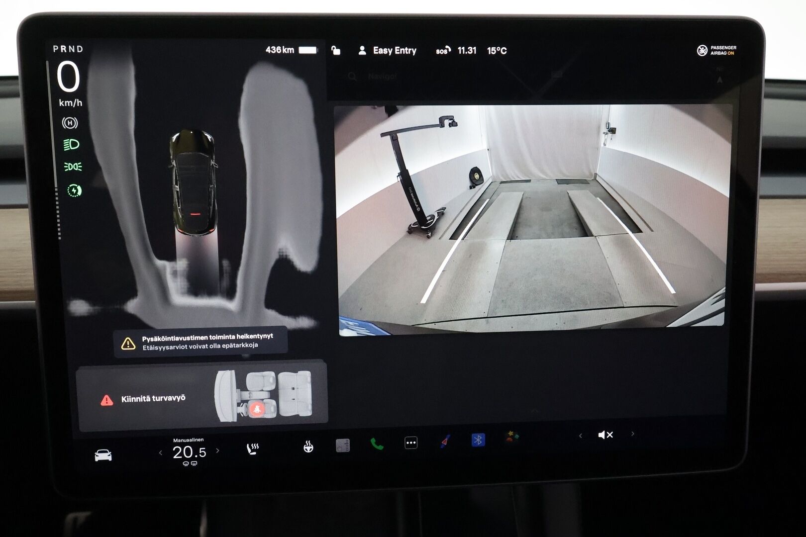TESLA MODEL Y 2022 Performance **Koukku / Lämpöpumppu / Matrix LED / Panorama / Nahkasisusta / P.kamera / Premium Audio** - 3,99 % KORKOTARJOUS TÄHÄN AUTOON - 