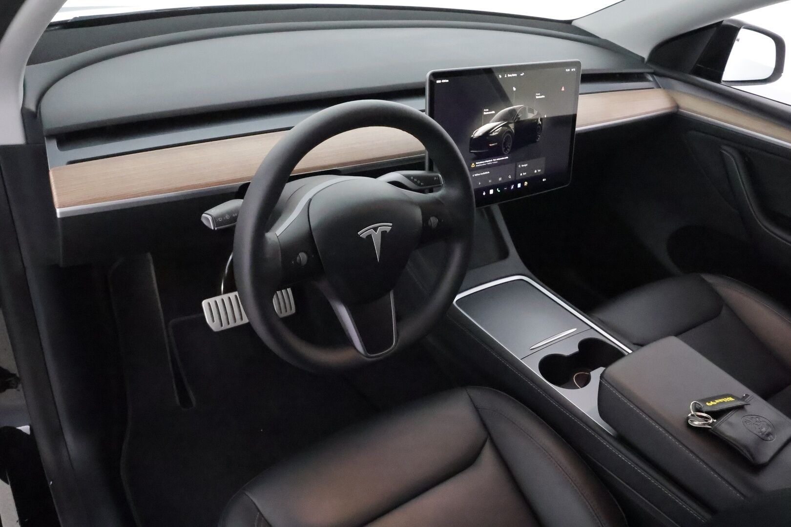 TESLA MODEL Y 2022 Performance **Koukku / Lämpöpumppu / Matrix LED / Panorama / Nahkasisusta / P.kamera / Premium Audio** - 3,99 % KORKOTARJOUS TÄHÄN AUTOON - 
