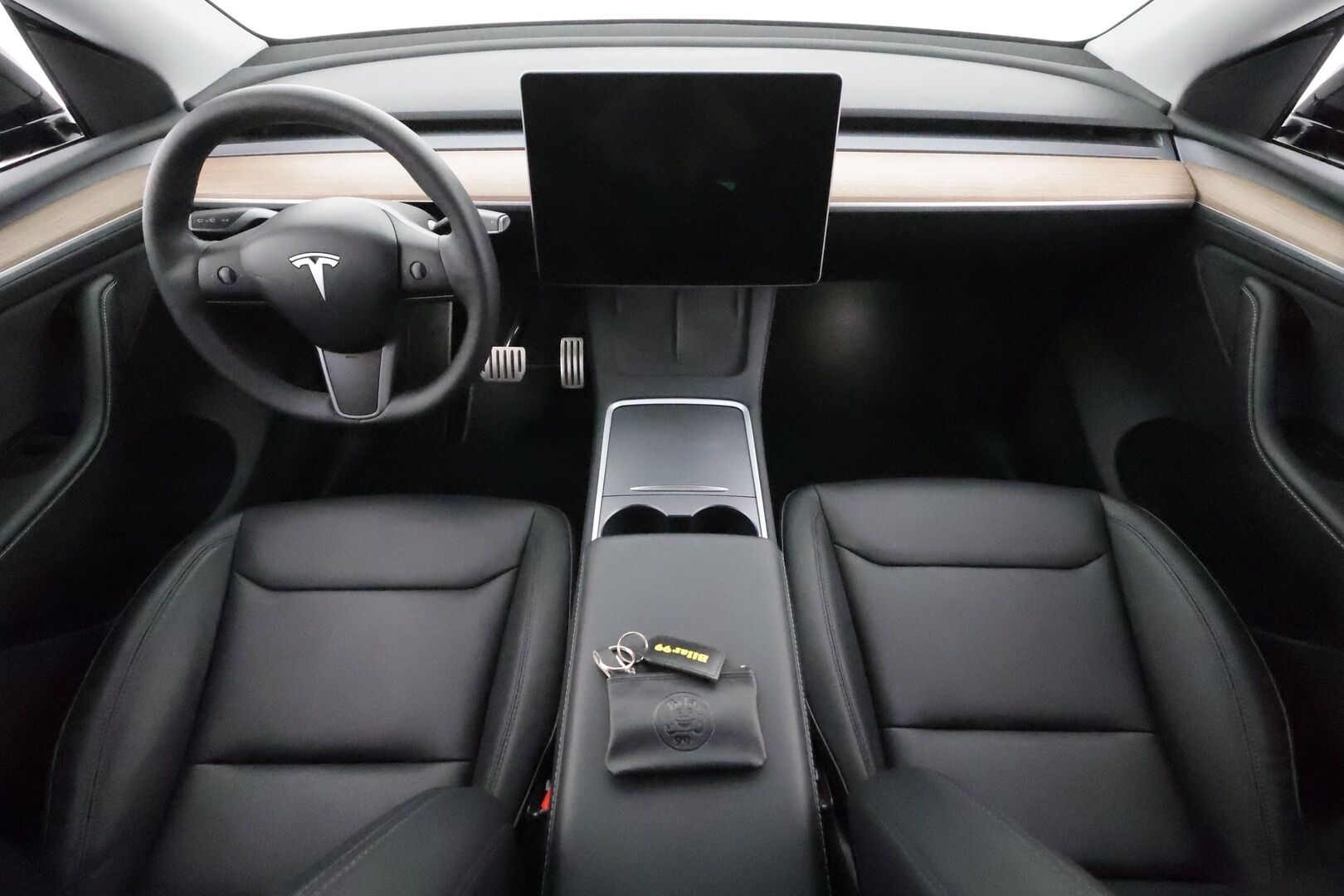 TESLA MODEL Y 2022 Performance **Koukku / Lämpöpumppu / Matrix LED / Panorama / Nahkasisusta / P.kamera / Premium Audio** - 3,99 % KORKOTARJOUS TÄHÄN AUTOON - 