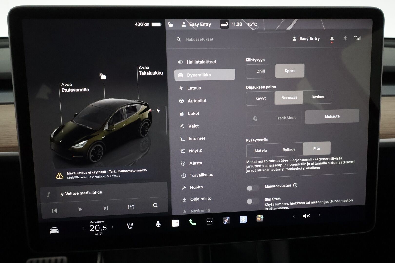 TESLA MODEL Y 2022 Performance **Koukku / Lämpöpumppu / Matrix LED / Panorama / Nahkasisusta / P.kamera / Premium Audio** - 3,99 % KORKOTARJOUS TÄHÄN AUTOON - 