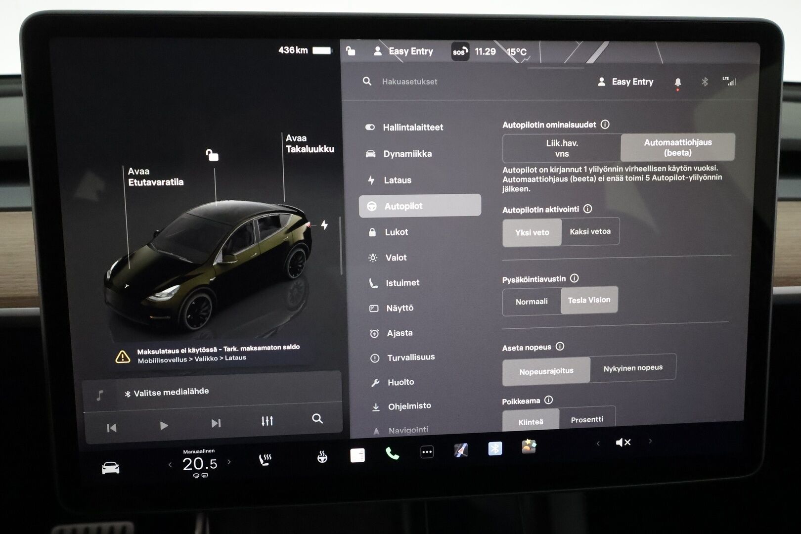 TESLA MODEL Y 2022 Performance **Koukku / Lämpöpumppu / Matrix LED / Panorama / Nahkasisusta / P.kamera / Premium Audio** - 3,99 % KORKOTARJOUS TÄHÄN AUTOON - 