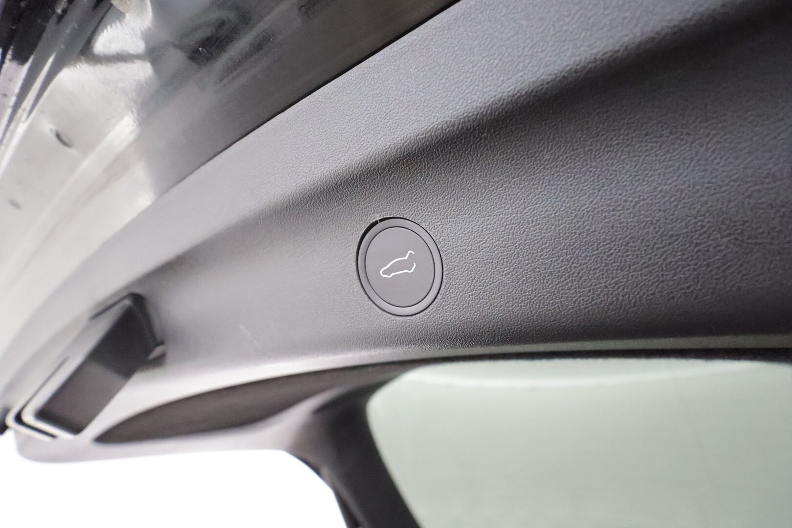 TESLA MODEL Y 2022 Performance **Koukku / Lämpöpumppu / Matrix LED / Panorama / Nahkasisusta / P.kamera / Premium Audio** - 3,99 % KORKOTARJOUS TÄHÄN AUTOON - 