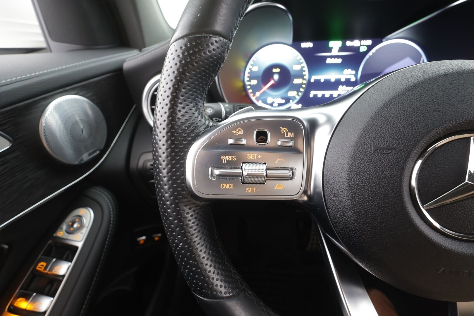 Mercedes-Benz GLC 2020 300 e 4MATIC A Business AMG EQ Power - | Distronic | Koukku | Burmester | Digimittaristo | P.kamera | Sporttipenkit | Nahka-alcantara | Navi | LED | 2x renkaat aluin | 
