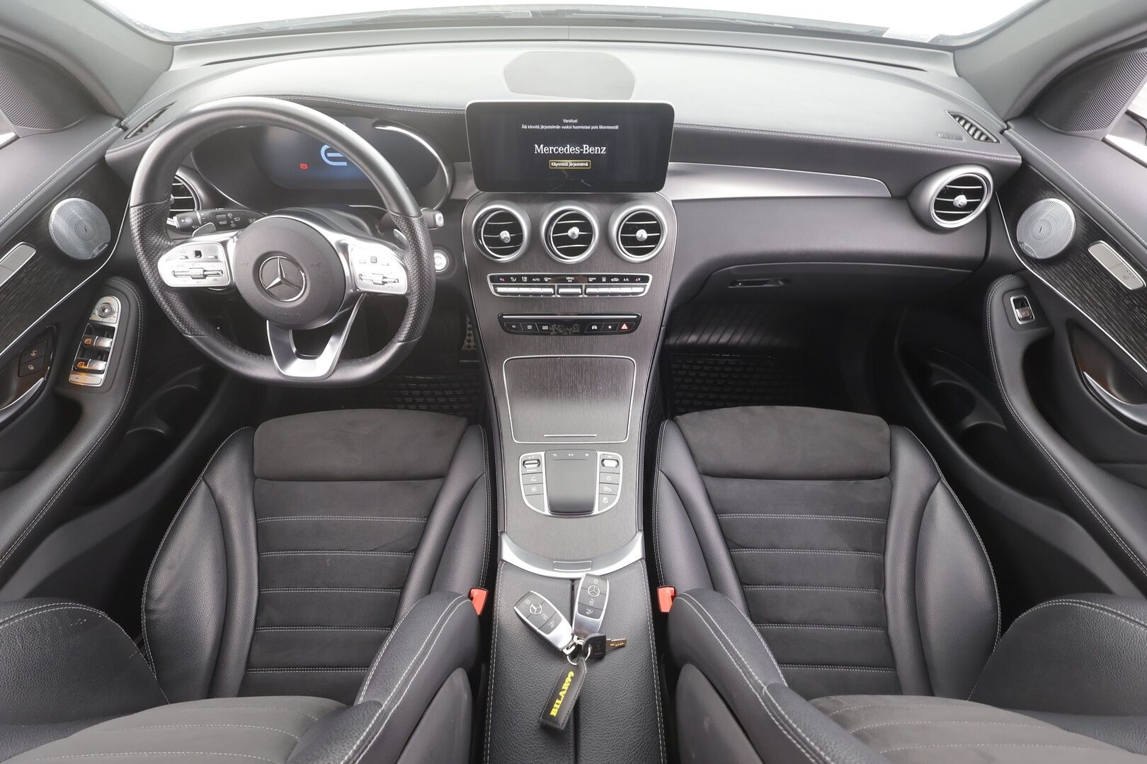 Mercedes-Benz GLC 2020 300 e 4MATIC A Business AMG EQ Power - | Distronic | Koukku | Burmester | Digimittaristo | P.kamera | Sporttipenkit | Nahka-alcantara | Navi | LED | 2x renkaat aluin | 