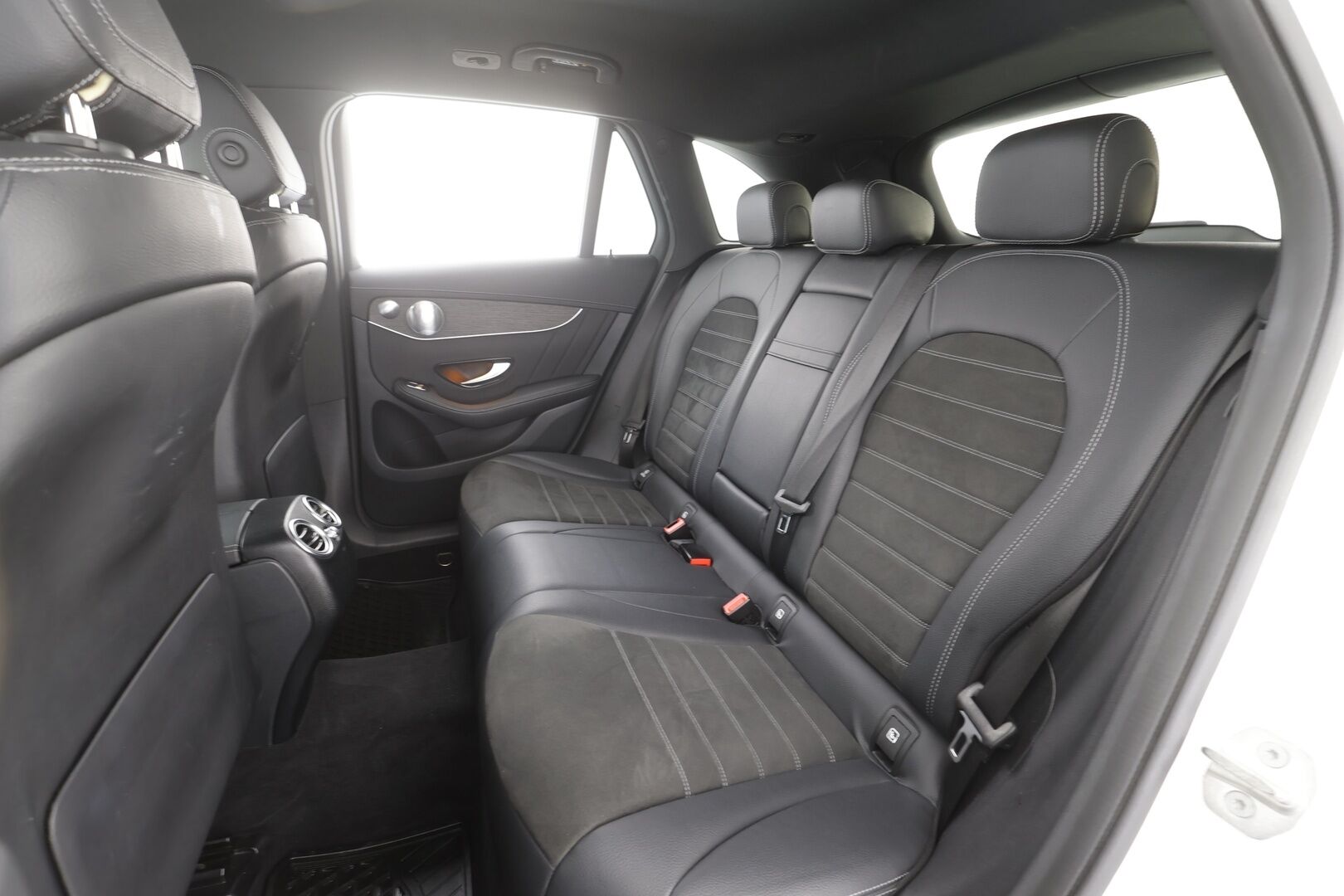 Mercedes-Benz GLC 2020 300 e 4MATIC A Business AMG EQ Power - | Distronic | Koukku | Burmester | Digimittaristo | P.kamera | Sporttipenkit | Nahka-alcantara | Navi | LED | 2x renkaat aluin | 