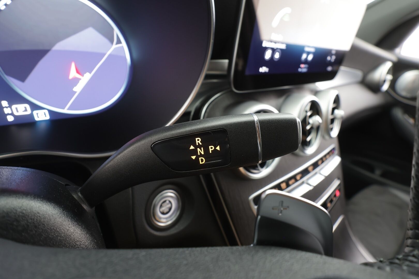 Mercedes-Benz GLC 2020 300 e 4MATIC A Business AMG EQ Power - | Distronic | Koukku | Burmester | Digimittaristo | P.kamera | Sporttipenkit | Nahka-alcantara | Navi | LED | 2x renkaat aluin | 
