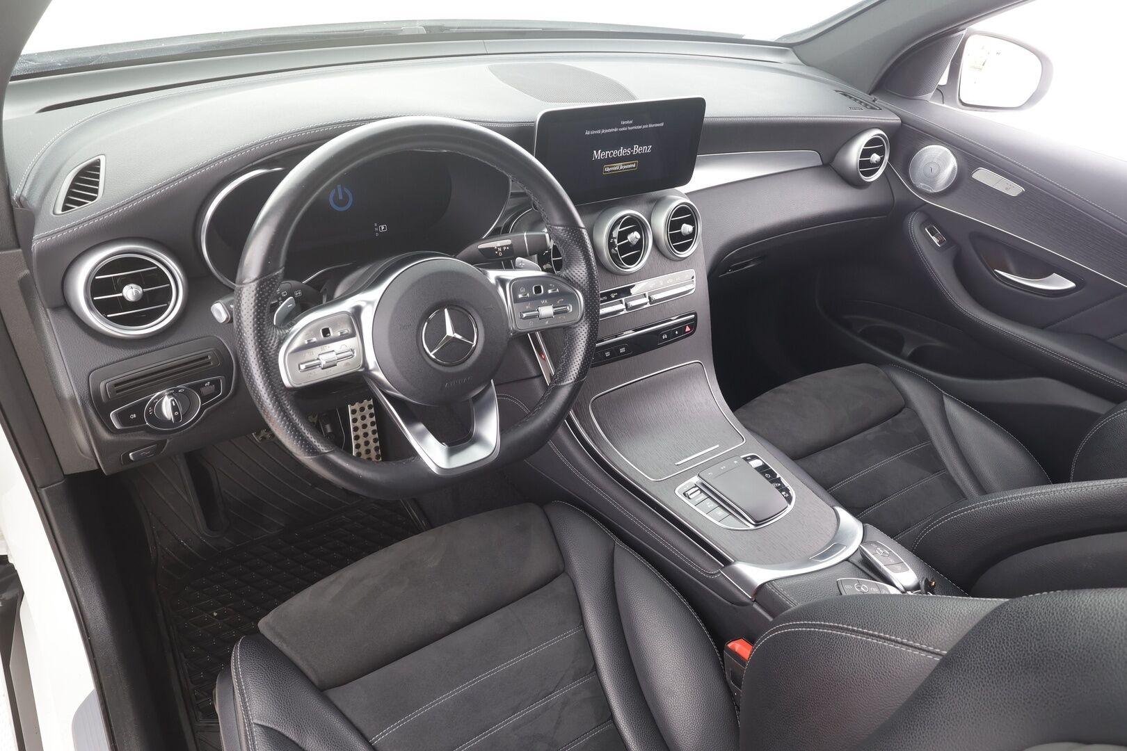 Mercedes-Benz GLC 2020 300 e 4MATIC A Business AMG EQ Power - | Distronic | Koukku | Burmester | Digimittaristo | P.kamera | Sporttipenkit | Nahka-alcantara | Navi | LED | 2x renkaat aluin | 