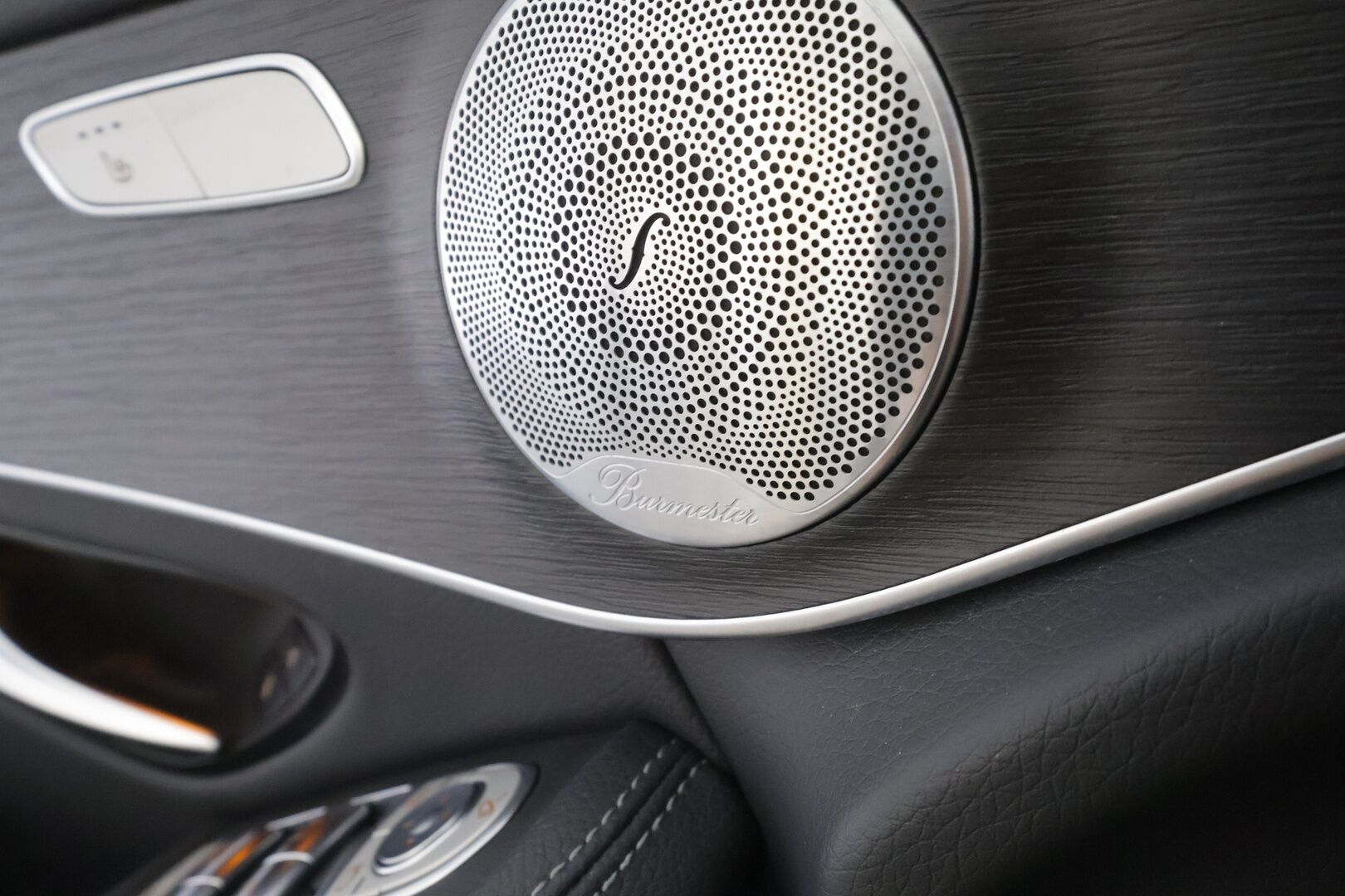 Mercedes-Benz GLC 2020 300 e 4MATIC A Business AMG EQ Power - | Distronic | Koukku | Burmester | Digimittaristo | P.kamera | Sporttipenkit | Nahka-alcantara | Navi | LED | 2x renkaat aluin | 
