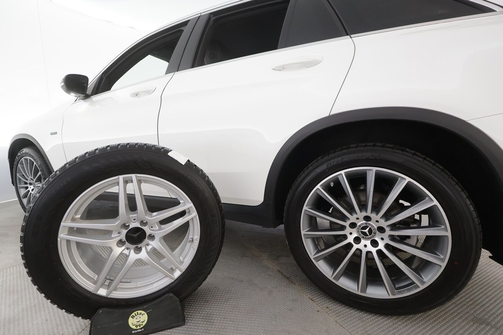 Mercedes-Benz GLC 2020 300 e 4MATIC A Business AMG EQ Power - | Distronic | Koukku | Burmester | Digimittaristo | P.kamera | Sporttipenkit | Nahka-alcantara | Navi | LED | 2x renkaat aluin | 