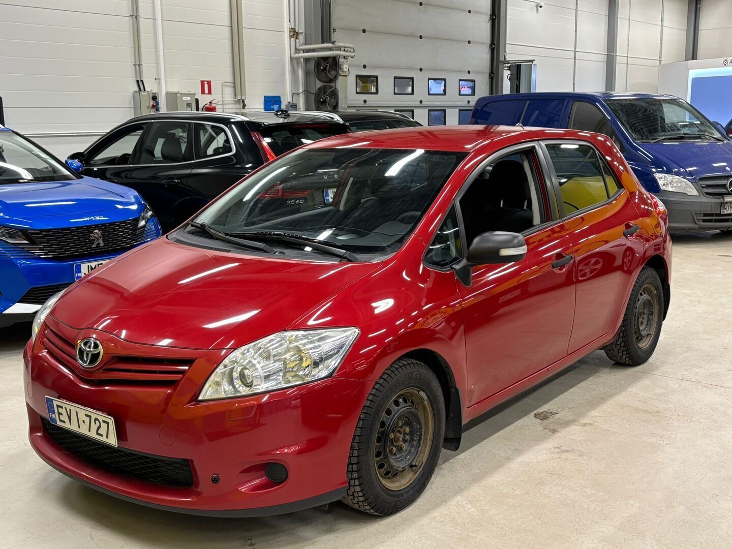 Toyota Auris 2011 1,33 Dual VVT-i Stop & Start Linea Terra 5ov *Suomiauto / Lohko / 2x renkaat - Fiksuilla kilsoilla oleva Auris / Tuulilasi juuri vaihdettu - HULLUT VÄLIPÄIVÄT KORKOTARJOUS 2,49%