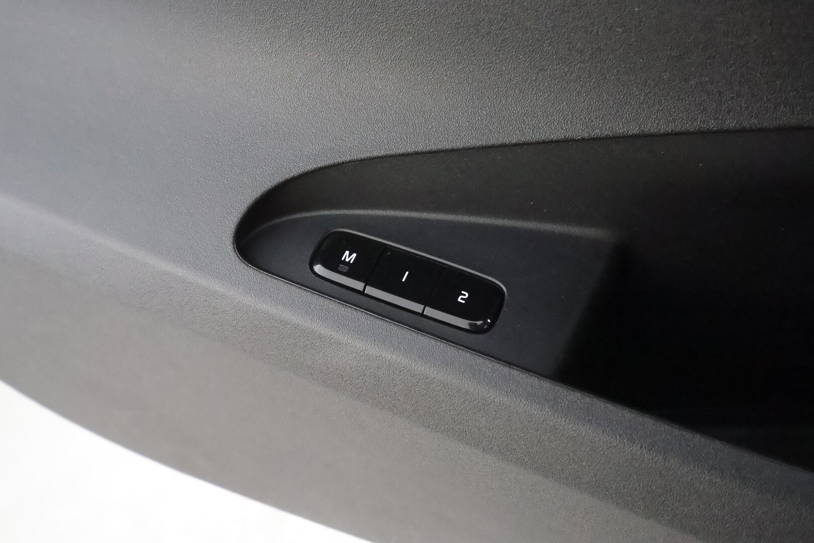 Polestar 2 2025 Long range Dual motor Plus Pack - | Pilot assist | ILP | Koukku | LED | 360-Kamera | Muistipenkki | High performance audio | Lasikatto | Sporttipenkit | Keyless | Apple&Android | 1.Om Suomi-auto | Merkkihuollettu | Kahdet Renkaat |