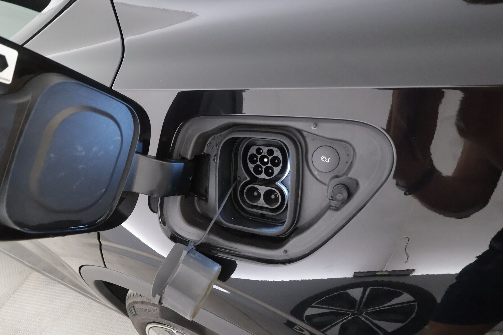 Polestar 2 2025 Long range Dual motor Plus Pack - | Pilot assist | ILP | Koukku | LED | 360-Kamera | Muistipenkki | High performance audio | Lasikatto | Sporttipenkit | Keyless | Apple&Android | 1.Om Suomi-auto | Merkkihuollettu | Kahdet Renkaat |