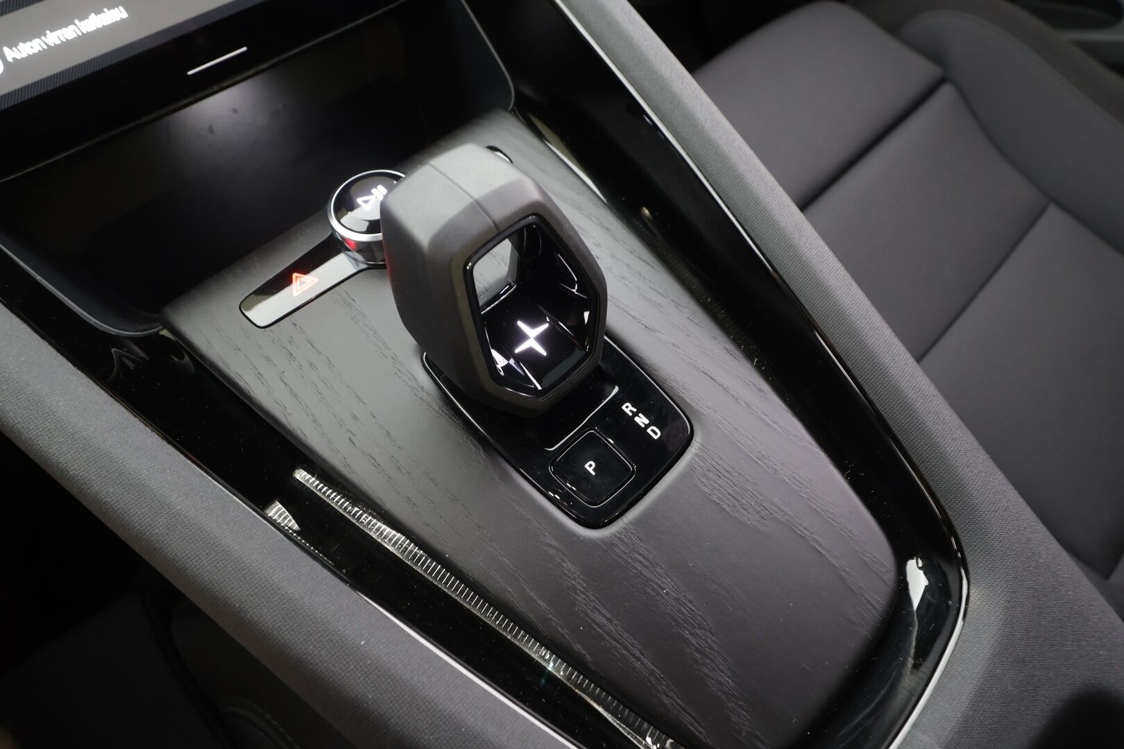 Polestar 2 2025 Long range Dual motor Plus Pack - | Pilot assist | ILP | Koukku | LED | 360-Kamera | Muistipenkki | High performance audio | Lasikatto | Sporttipenkit | Keyless | Apple&Android | 1.Om Suomi-auto | Merkkihuollettu | Kahdet Renkaat |