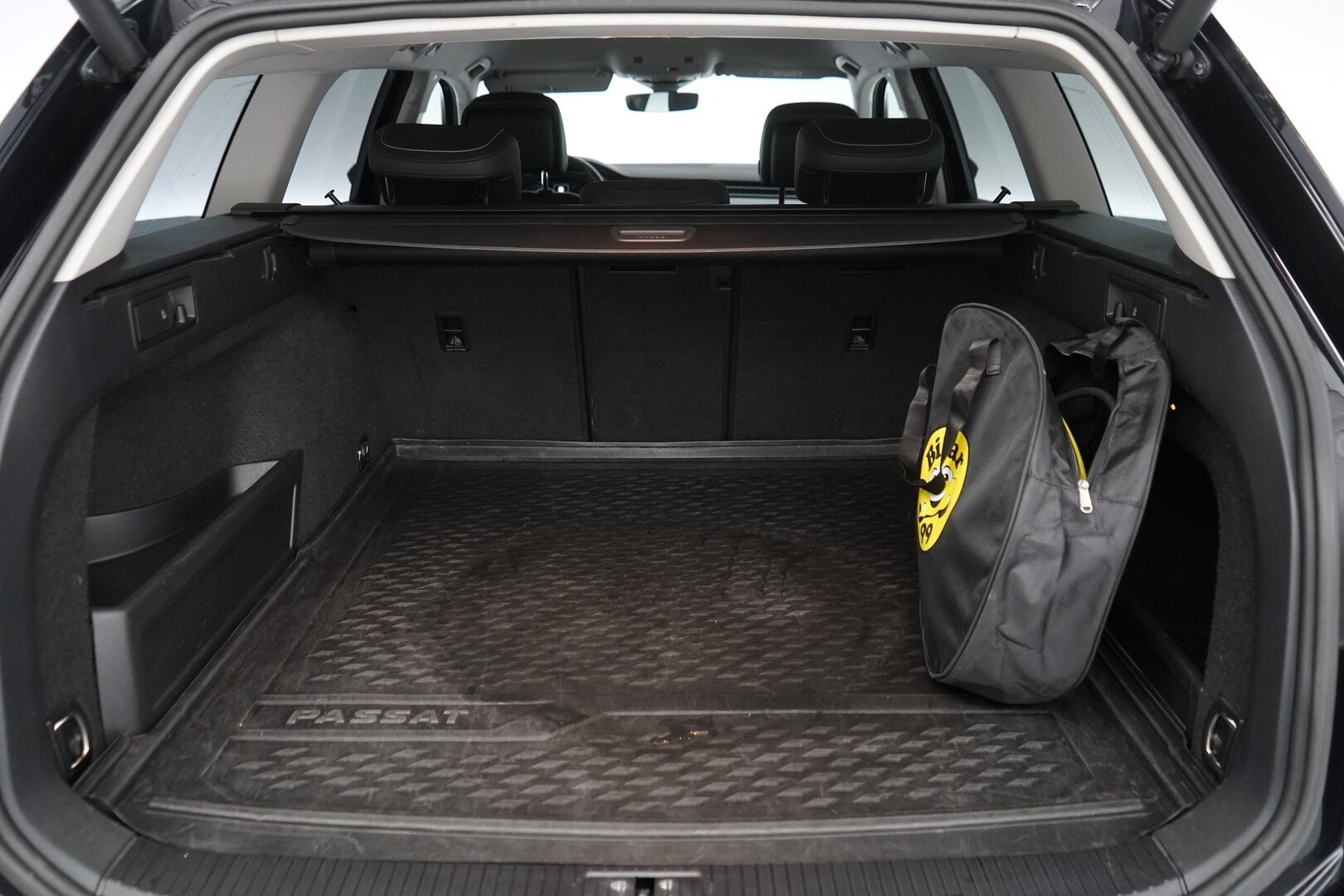 Volkswagen Passat 2020 Variant GTE Plug-In Hybrid 160 kW DSG-automaatti *ACC / Webasto / Puolinahat / Sähkökontti / Koukku* - Viimesin huolto 151tkm / Kahdet OEM Vanteet / Merkkihuollot