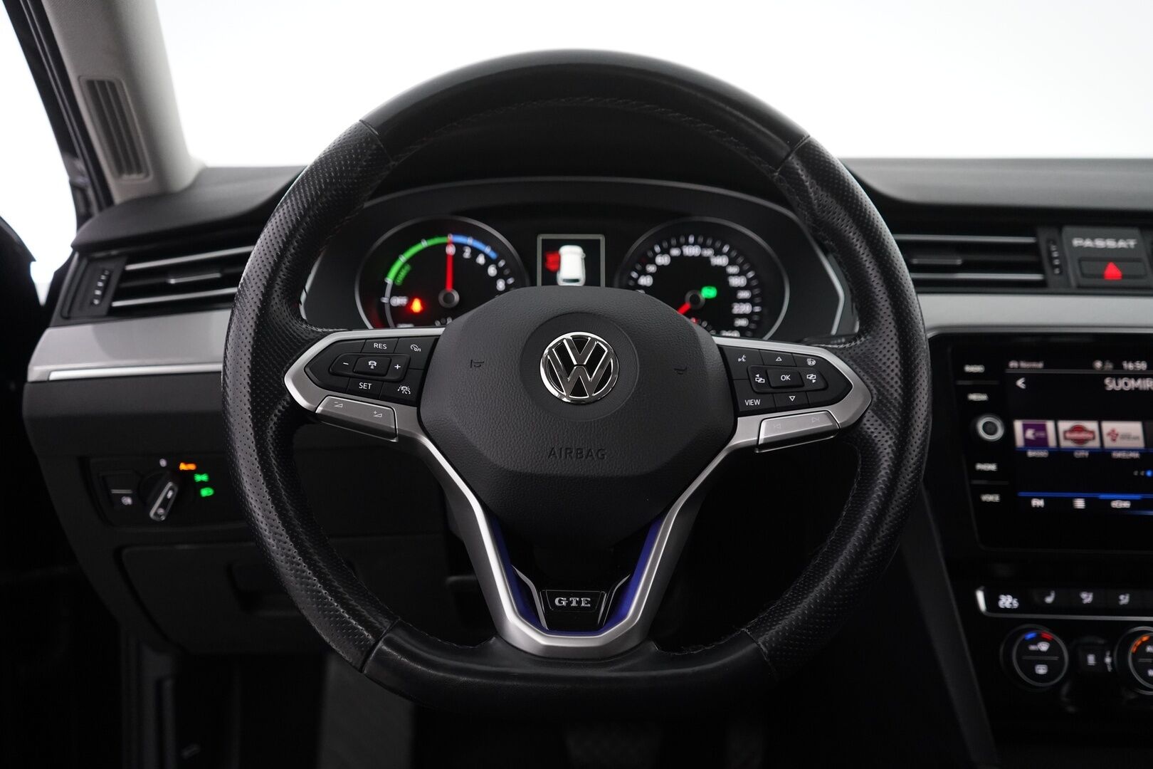 Volkswagen Passat 2020 Variant GTE Plug-In Hybrid 160 kW DSG-automaatti *ACC / Webasto / Puolinahat / Sähkökontti / Koukku* - Viimesin huolto 151tkm / Kahdet OEM Vanteet / Merkkihuollot