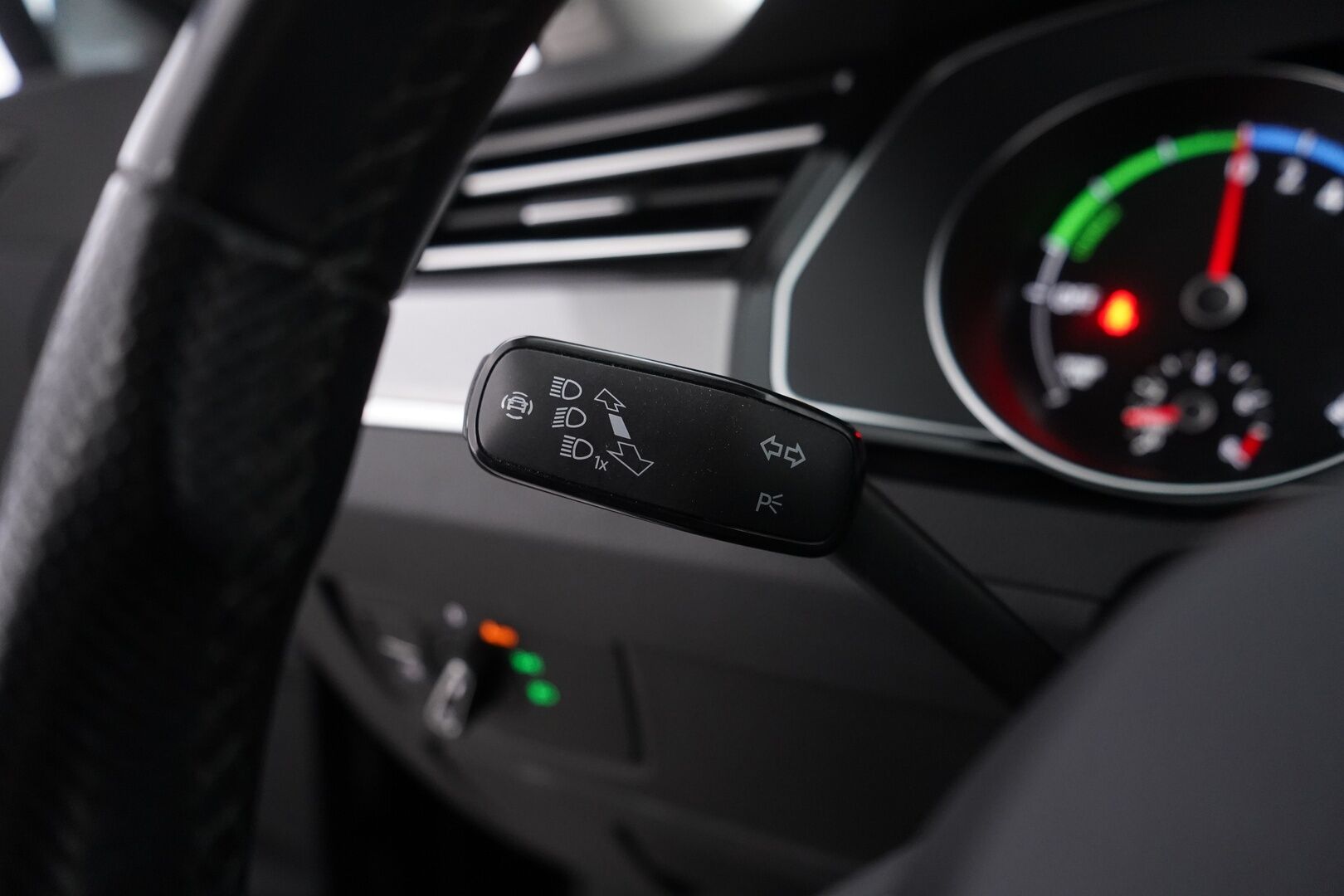 Volkswagen Passat 2020 Variant GTE Plug-In Hybrid 160 kW DSG-automaatti *ACC / Webasto / Puolinahat / Sähkökontti / Koukku* - Viimesin huolto 151tkm / Kahdet OEM Vanteet / Merkkihuollot