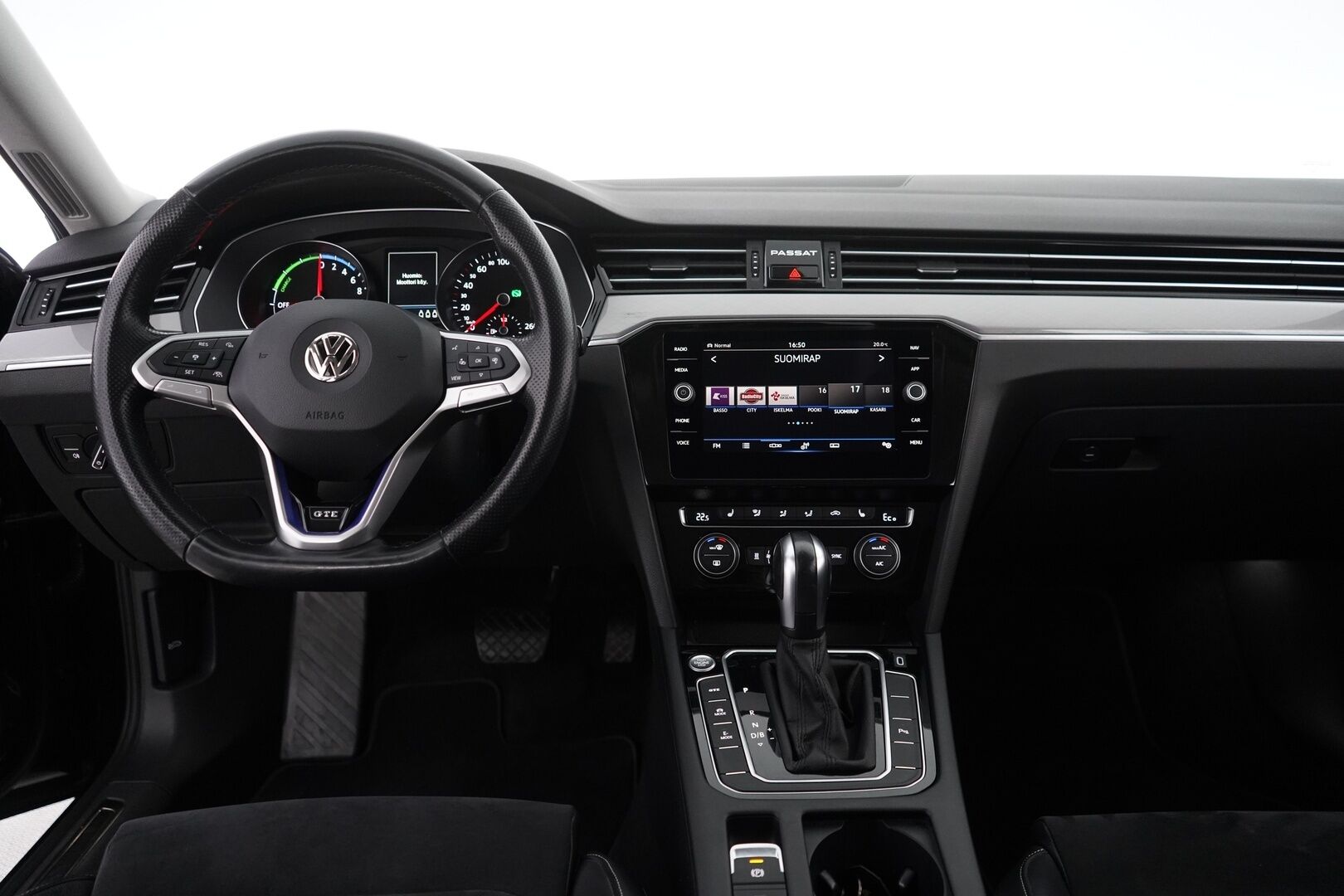 Volkswagen Passat 2020 Variant GTE Plug-In Hybrid 160 kW DSG-automaatti *ACC / Webasto / Puolinahat / Sähkökontti / Koukku* - Viimesin huolto 151tkm / Kahdet OEM Vanteet / Merkkihuollot