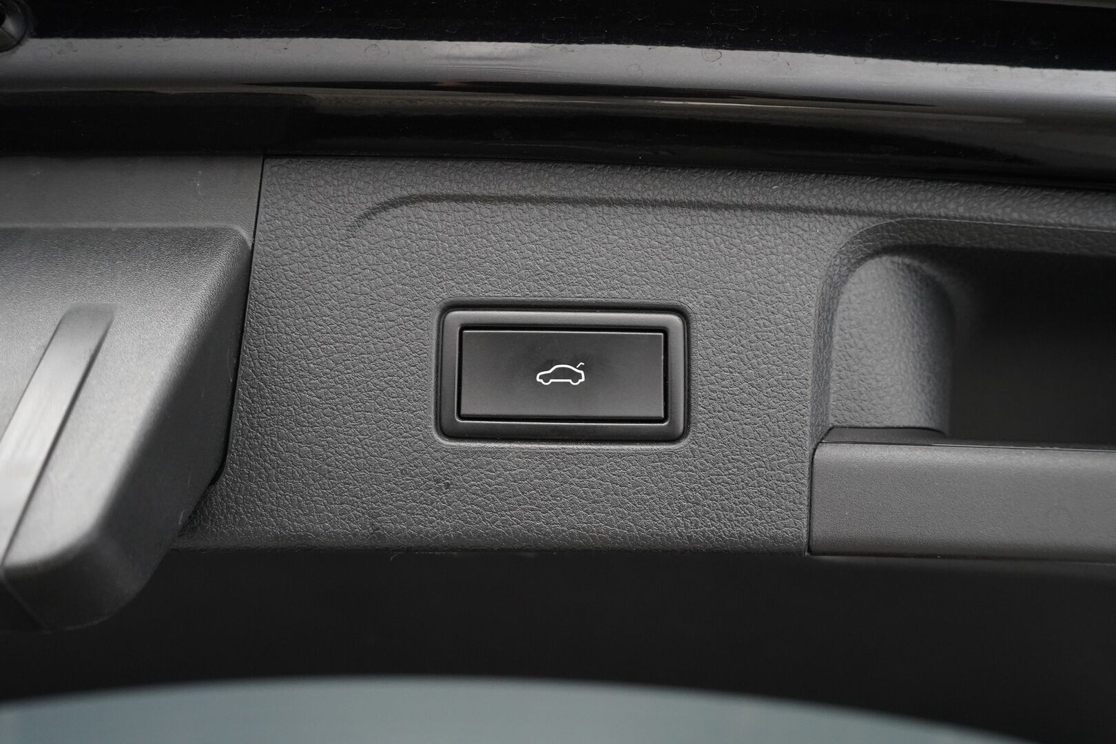 Volkswagen Passat 2020 Variant GTE Plug-In Hybrid 160 kW DSG-automaatti *ACC / Webasto / Puolinahat / Sähkökontti / Koukku* - Viimesin huolto 151tkm / Kahdet OEM Vanteet / Merkkihuollot