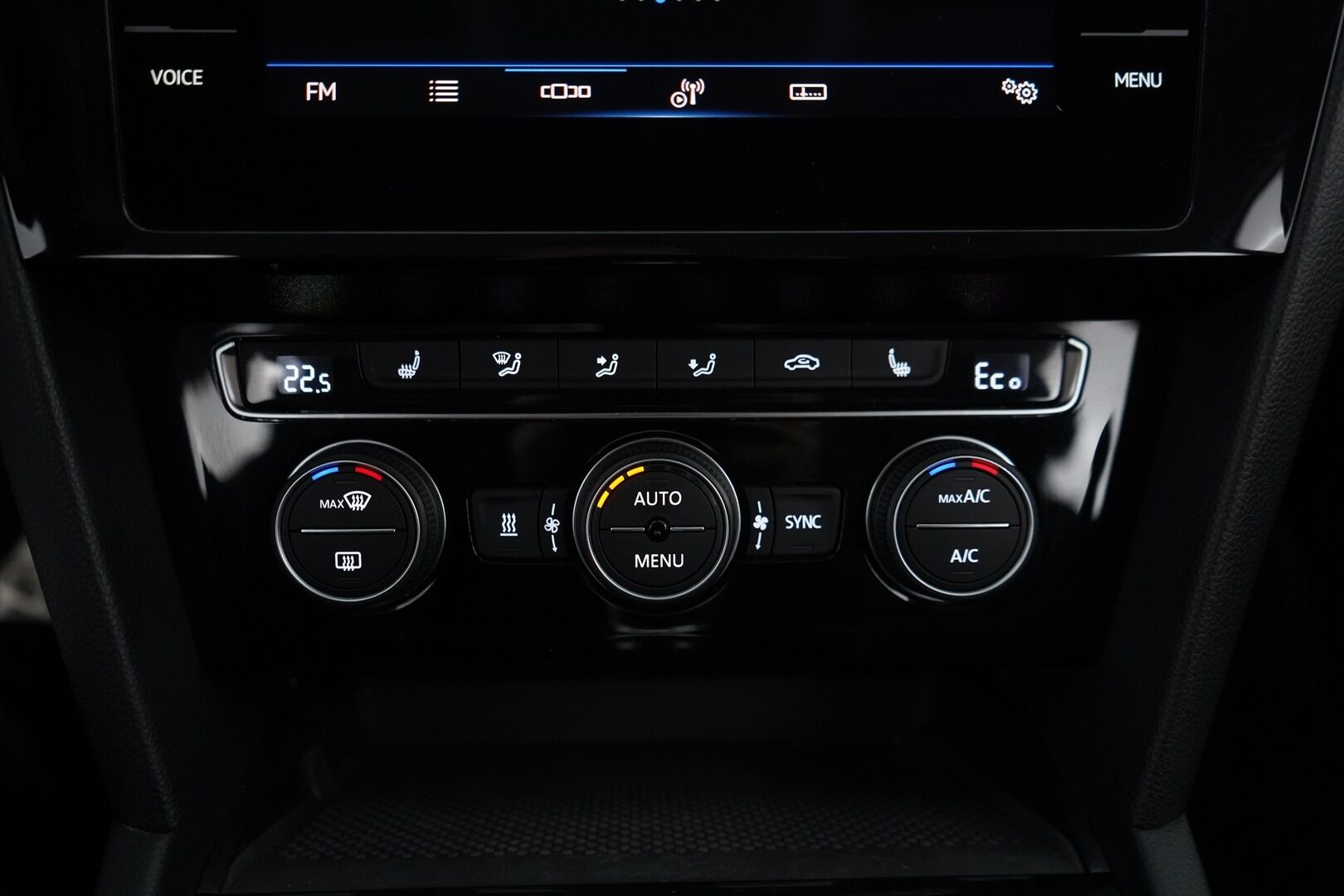 Volkswagen Passat 2020 Variant GTE Plug-In Hybrid 160 kW DSG-automaatti *ACC / Webasto / Puolinahat / Sähkökontti / Koukku* - Viimesin huolto 151tkm / Kahdet OEM Vanteet / Merkkihuollot