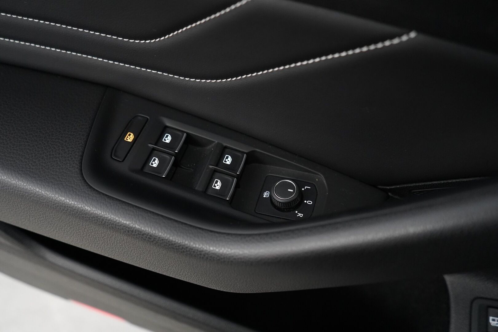 Volkswagen Passat 2020 Variant GTE Plug-In Hybrid 160 kW DSG-automaatti *ACC / Webasto / Puolinahat / Sähkökontti / Koukku* - Viimesin huolto 151tkm / Kahdet OEM Vanteet / Merkkihuollot