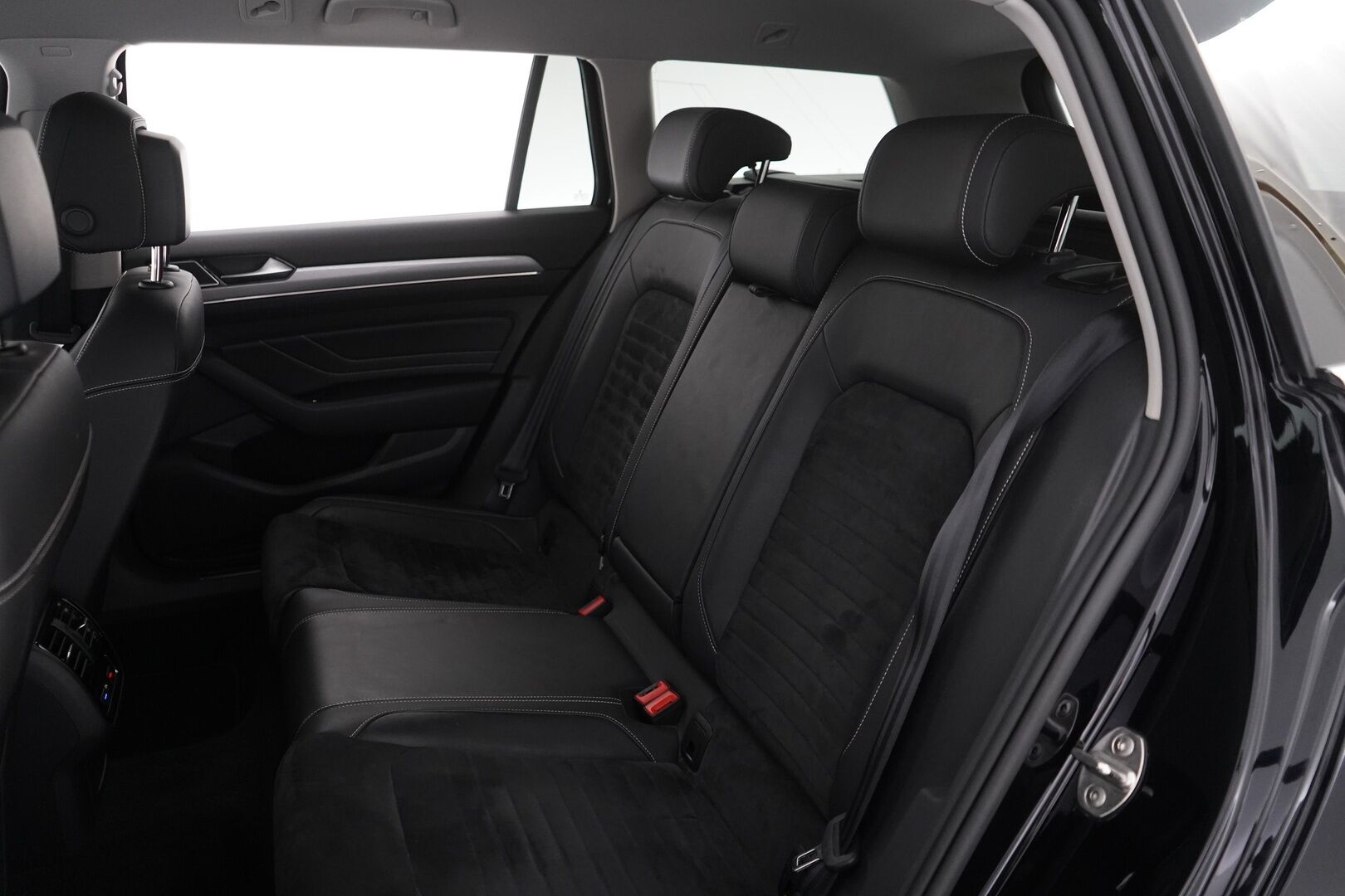 Volkswagen Passat 2020 Variant GTE Plug-In Hybrid 160 kW DSG-automaatti *ACC / Webasto / Puolinahat / Sähkökontti / Koukku* - Viimesin huolto 151tkm / Kahdet OEM Vanteet / Merkkihuollot