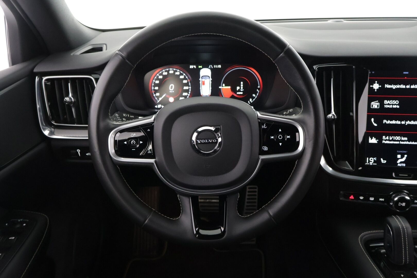 Volvo V60 2021 T6 TwE AWD R-Design aut - 3,99 % KORKOTARJOUS TÄHÄN AUTOON - Webasto / Adapt. Vakkari / P-Kamera / Sport-penkit / Sähköpenkki muistilla / Juuri huollettu ! 