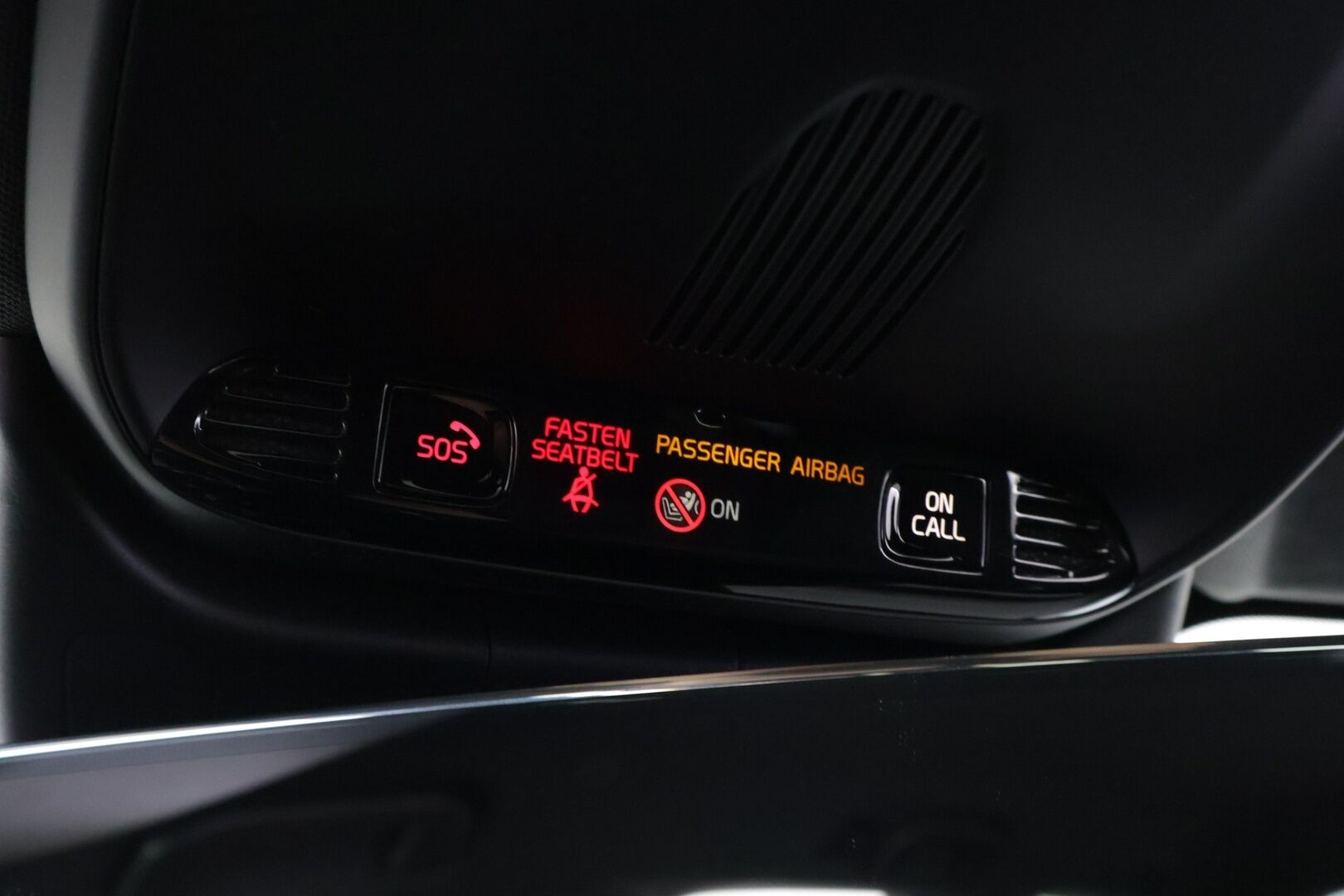 Volvo V60 2021 T6 TwE AWD R-Design aut - 3,99 % KORKOTARJOUS TÄHÄN AUTOON - Webasto / Adapt. Vakkari / P-Kamera / Sport-penkit / Sähköpenkki muistilla / Juuri huollettu ! 