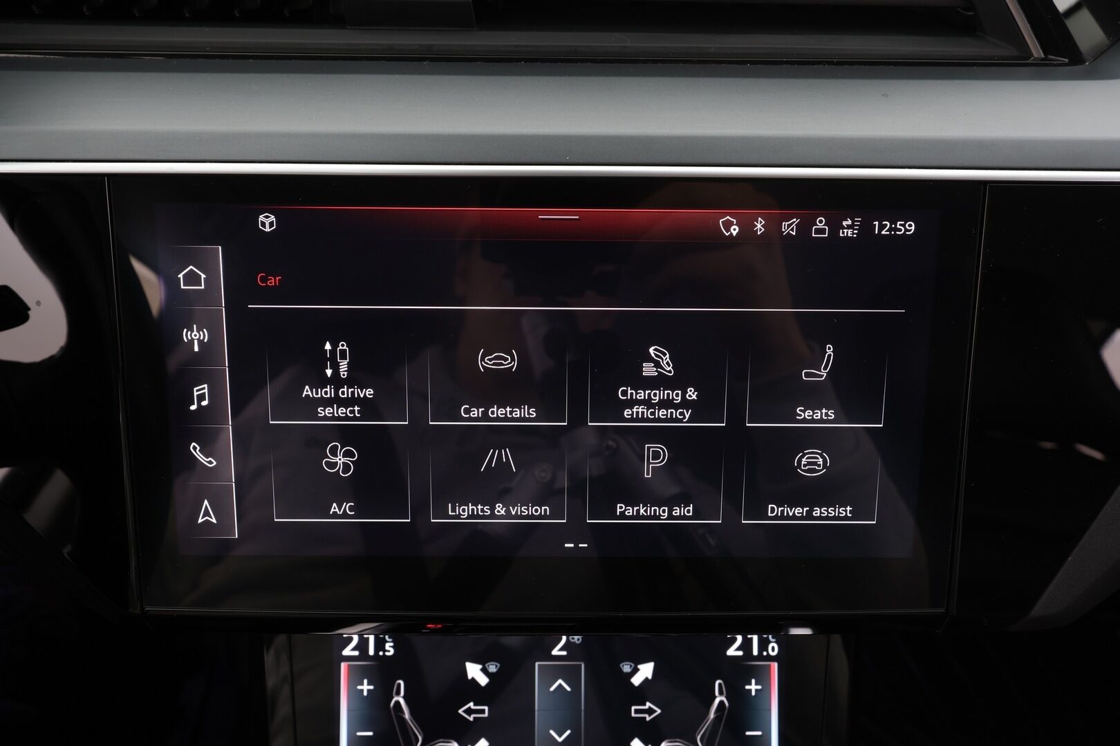 Audi e-tron 2021 Advanced 55 quattro - Akku kuntotarkastettu SoH 95,8% | Kahdet renkaat vanteineen | ACC | P.tutkat | Navi | Ilma-alusta | LED | Koukku | Muistipenkki | Sporttinahat 