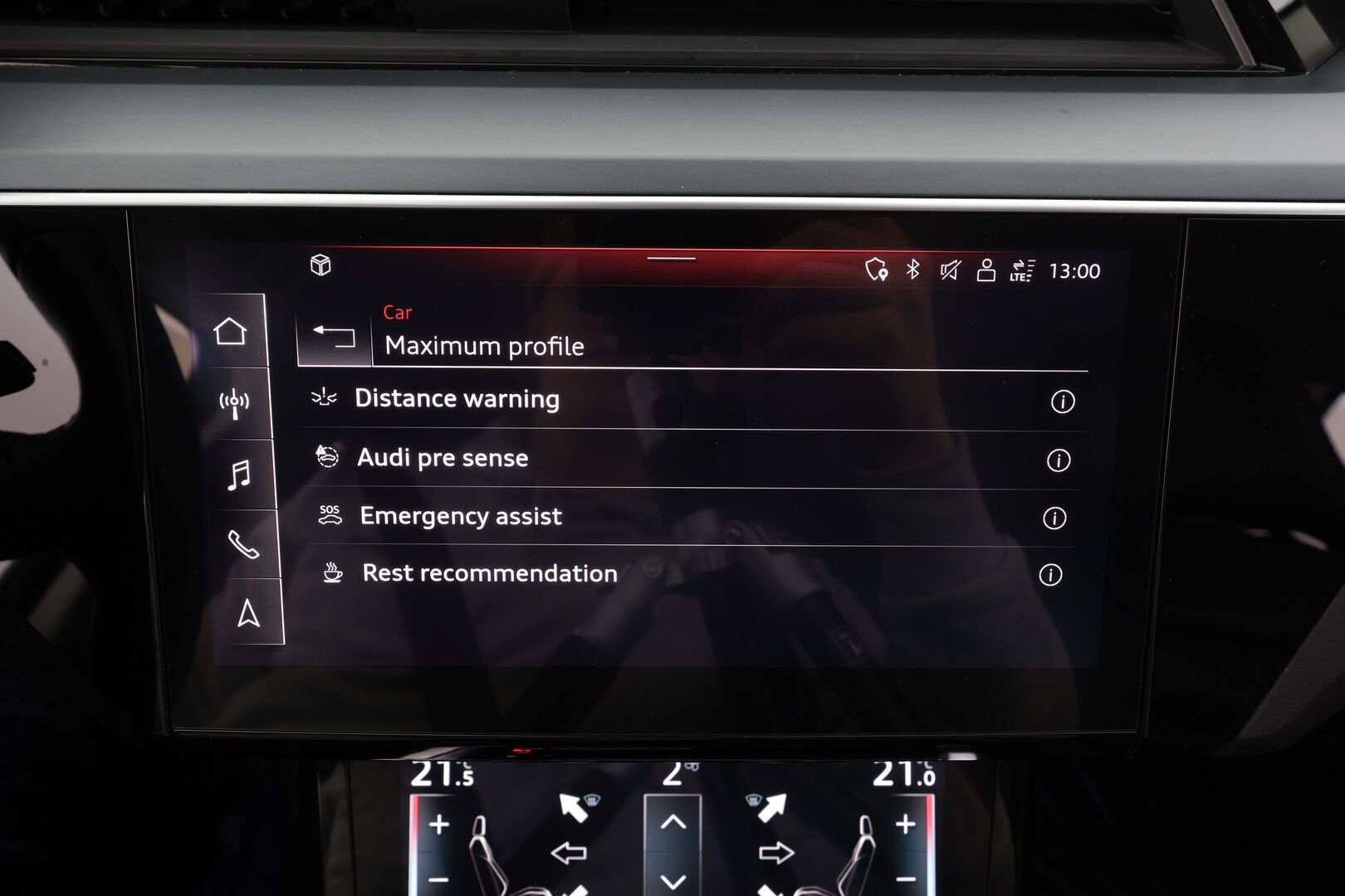 Audi e-tron 2021 Advanced 55 quattro - Akku kuntotarkastettu SoH 95,8% | Kahdet renkaat vanteineen | ACC | P.tutkat | Navi | Ilma-alusta | LED | Koukku | Muistipenkki | Sporttinahat 