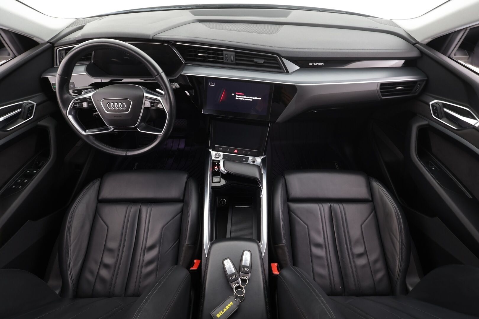 Audi e-tron 2021 Advanced 55 quattro * ACC / P.tutkat / Navi / Ilma-alusta / LED / Koukku / Muistipenkki / Sporttinahat *